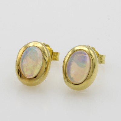 Image Paar Ohrstecker mit Opalen, GG 585/000, 2 ovale Opale in breiten, glatten Fassungen zus. ...