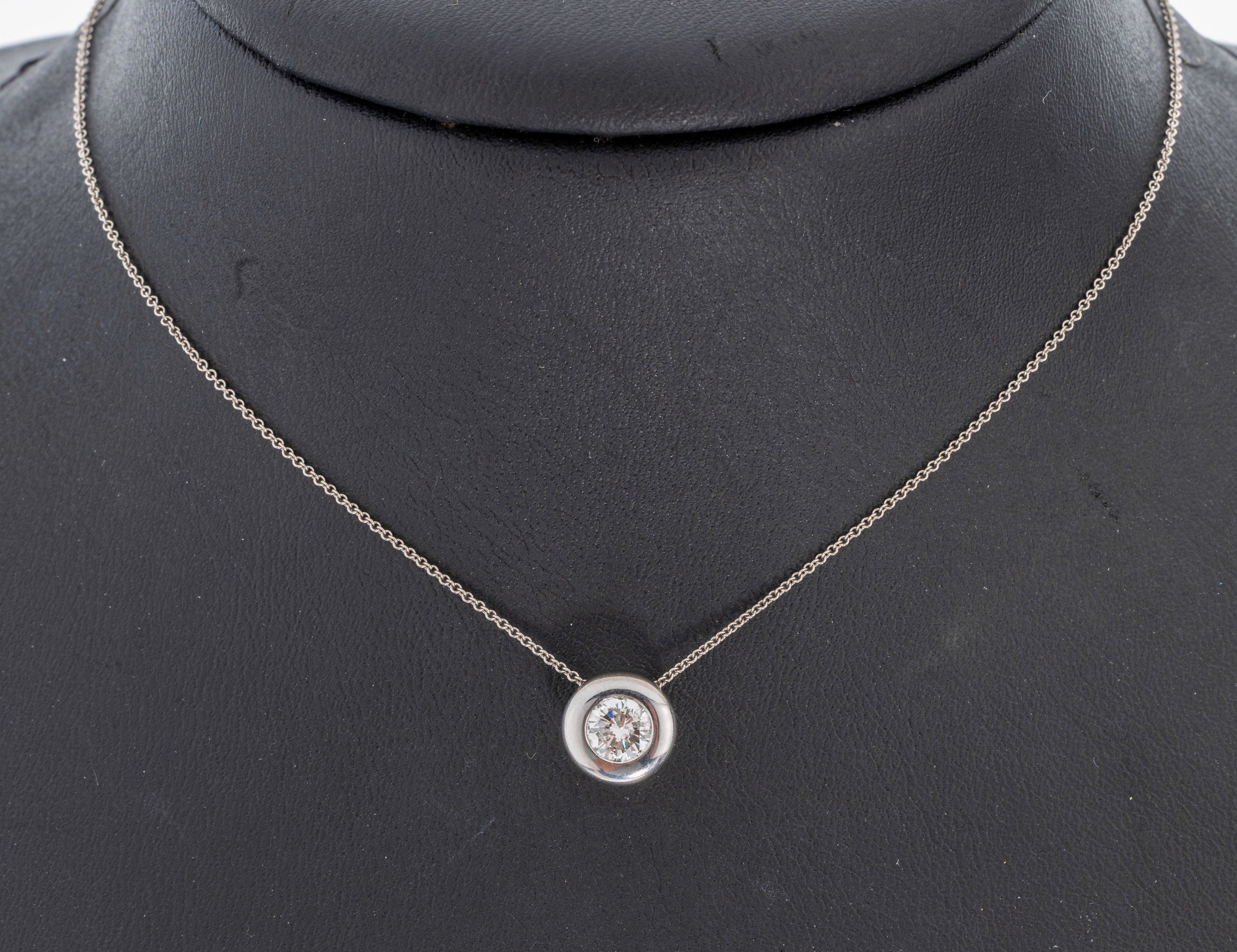 Image 27016497 - 18 kt Gold Brillant-Anhänger, WG 750/000, Brillant ca. 0.40 ct Weiß/p, an Kette, L. ...