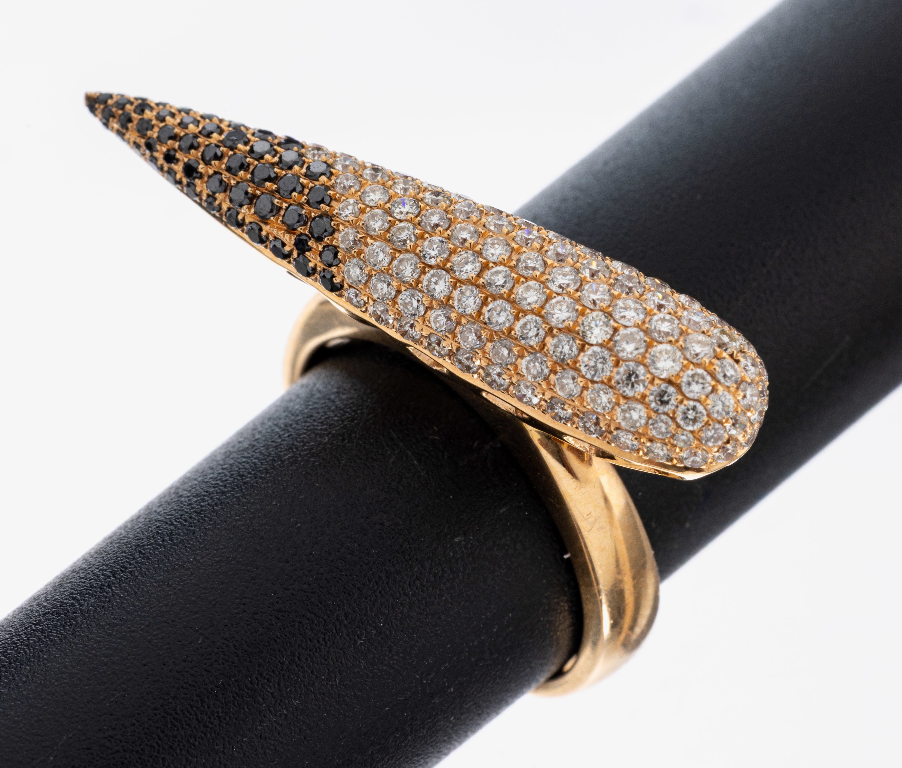 Image 27016506 - Ausgefallener 18 kt Gold Diamant-Ring, RoseG 750/000, Ringkopf in Form einer Spitze, ...