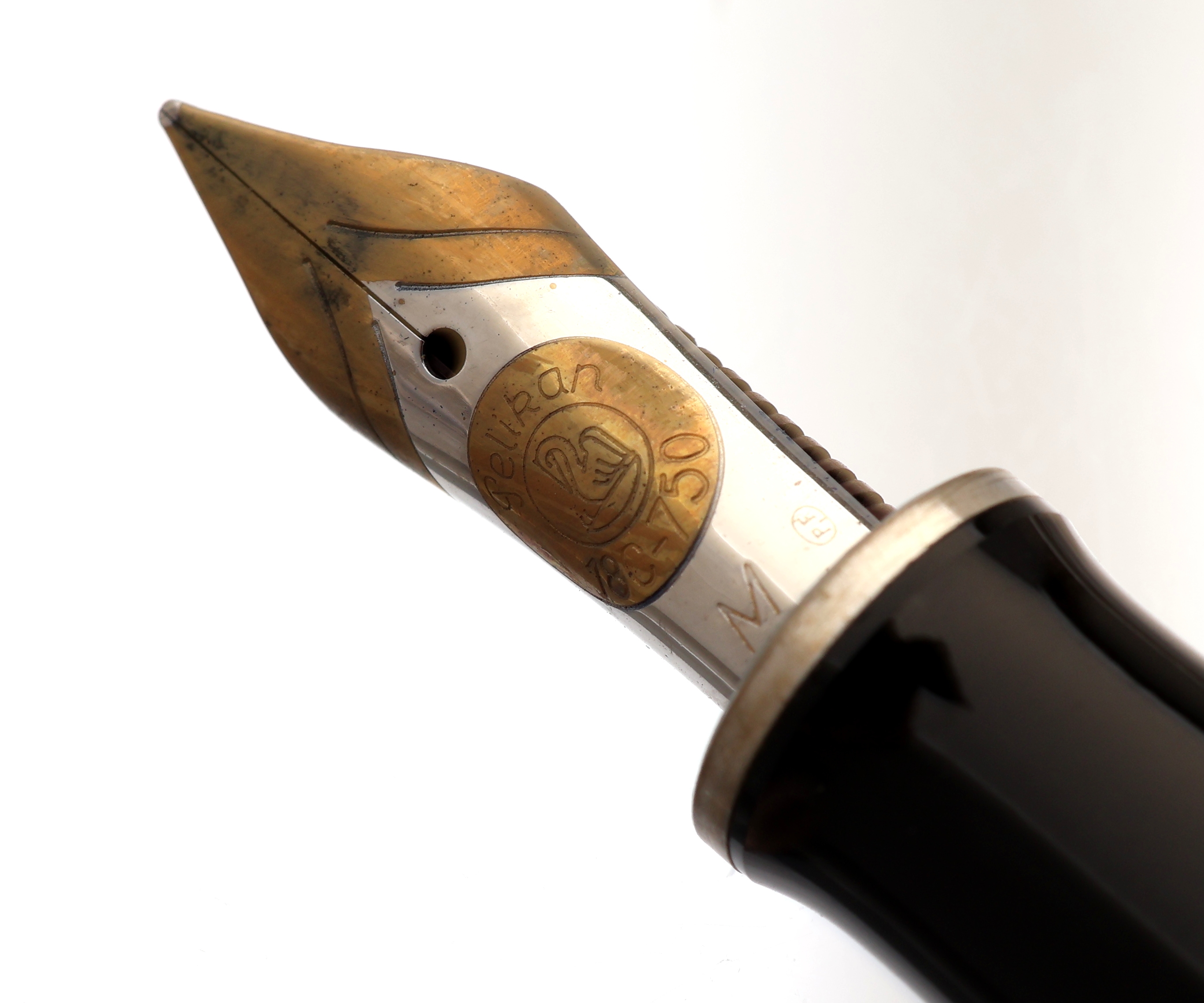 Detail c: PELIKAN Konvolut, best. aus: Kolbenfüller, mit 18 kt Gold Feder, Stärke M, 1 x Roller- ball und 1 x Kugelschreiber, Korpus schwarzes Celluloid, ...
