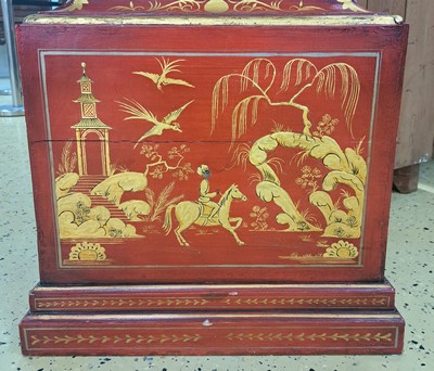 27016906c - Standuhr, England, Ende 18. Jh., einteiliges Holzgehäuse, farblich gefaßt in ...