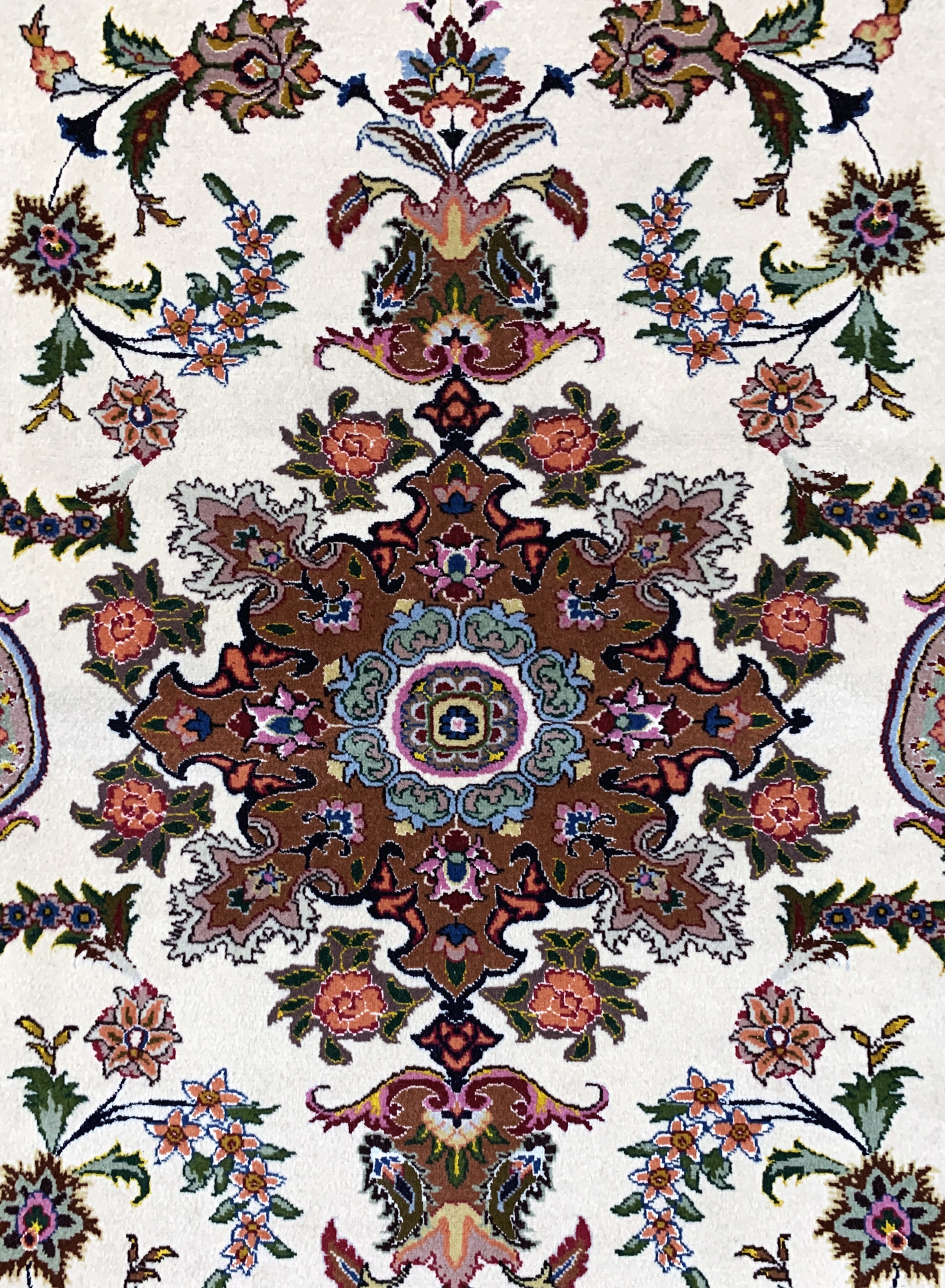Detail b: Täbriz fein(50 Raj), Persien, Ende 20.Jhd, Korkwolle mit Seide, ca. 204 x 81 cm, ca. 500.000 Kn/qm, EHZ: 2