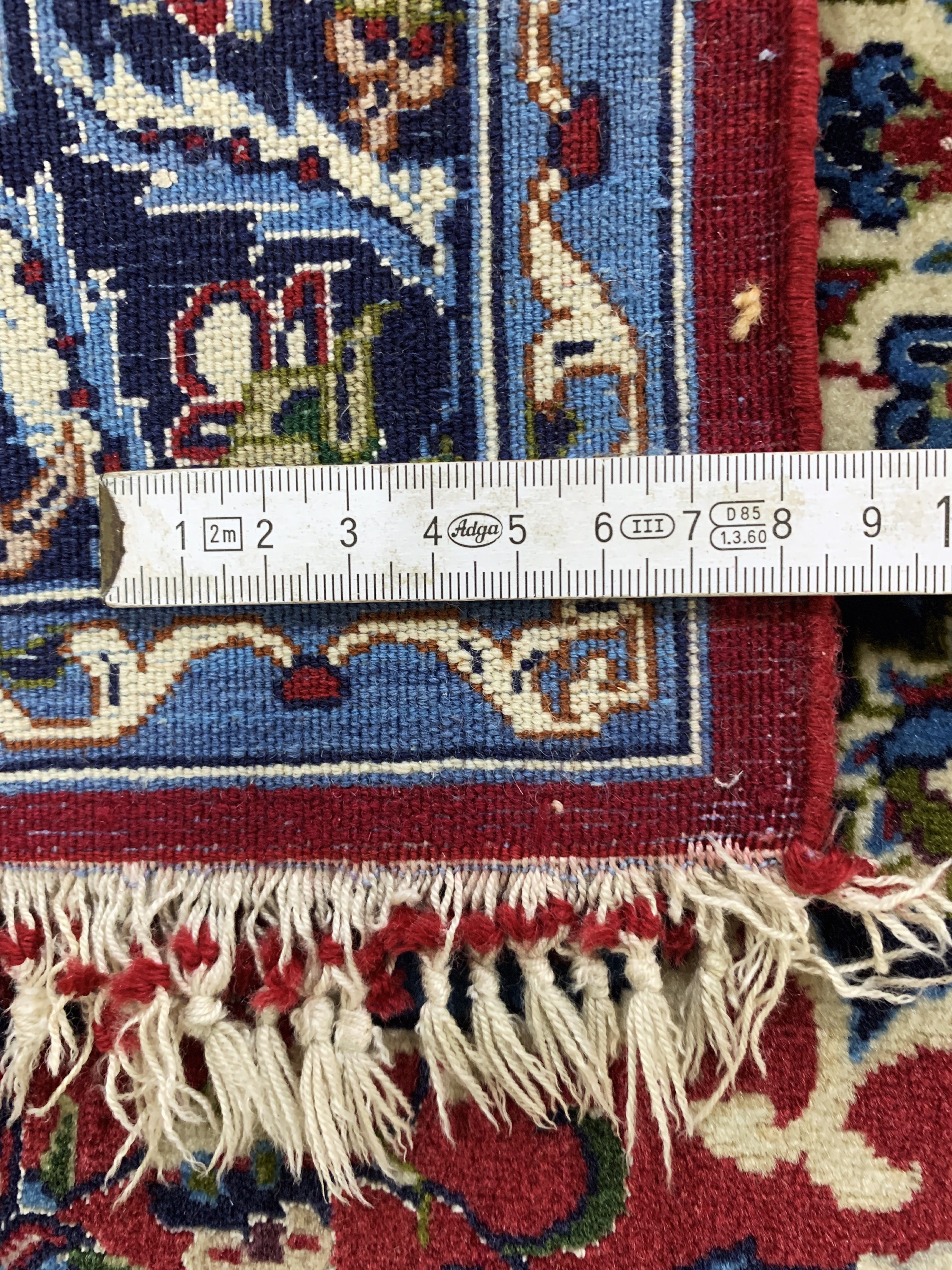 Detail c: 2 Lots Keschan & Esfahan, Persien, Mitte 20.Jhd, Korkwolle auf Seide, ca. 114 x 83 cm, EHZ: 2-3