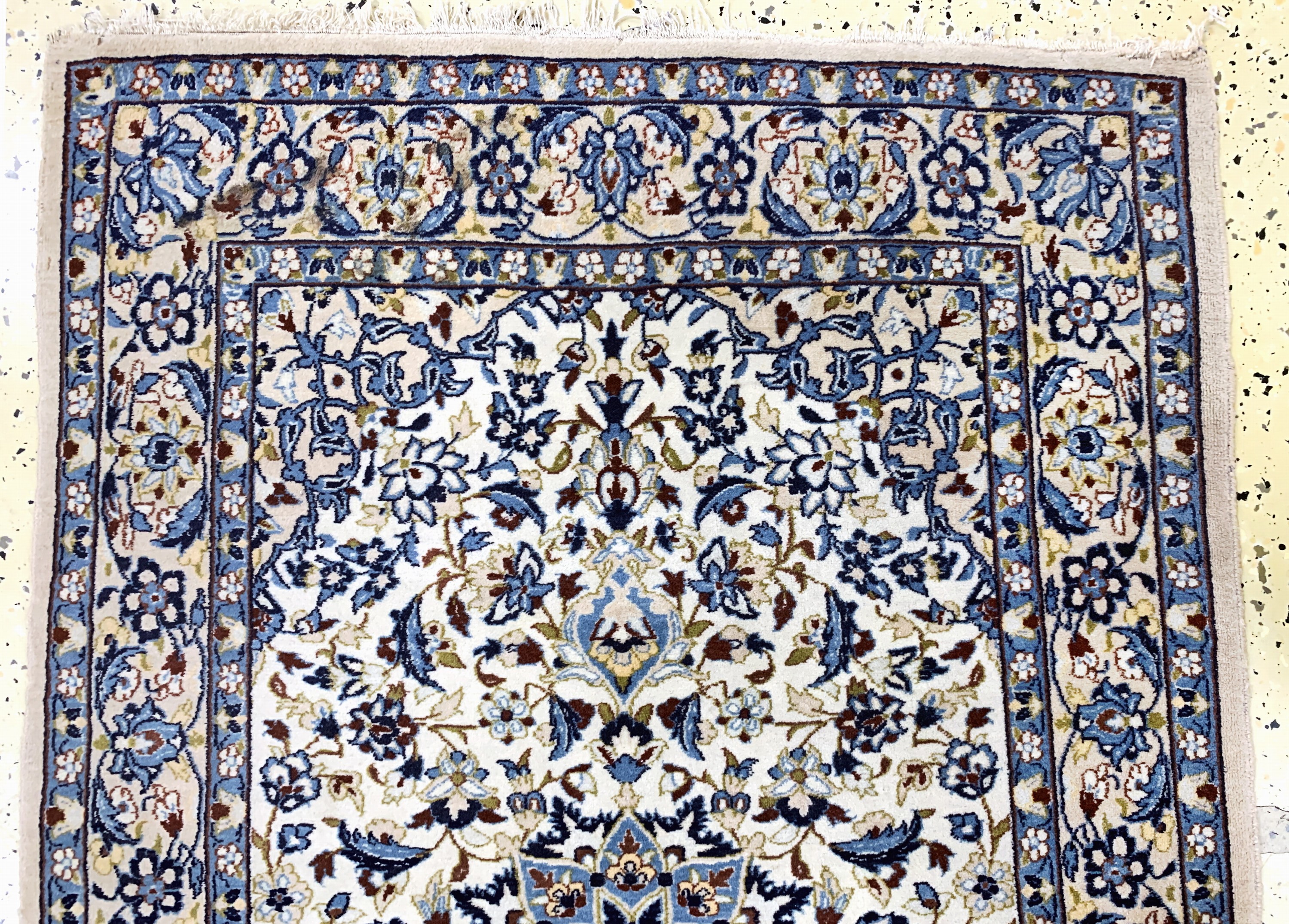 Detail d: 2 Lots Keschan & Esfahan, Persien, Mitte 20.Jhd, Korkwolle auf Seide, ca. 114 x 83 cm, EHZ: 2-3