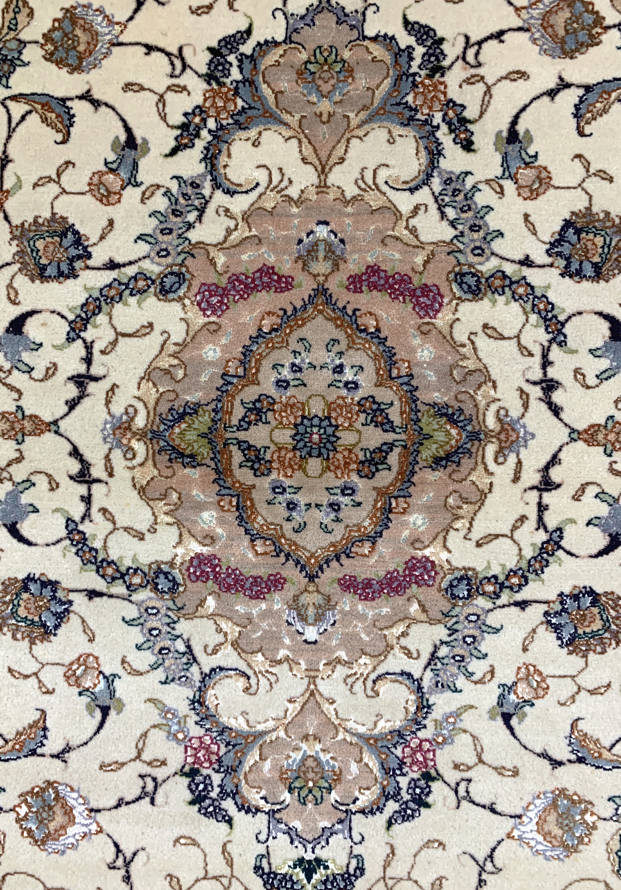 Detail b: Täbriz fein(50 Raj), Persien, Ende 20.Jhd, Korkwolle mit Seide, ca. 154 x 108 cm, ca. 500.000 Kn/qm, EHZ: 2
