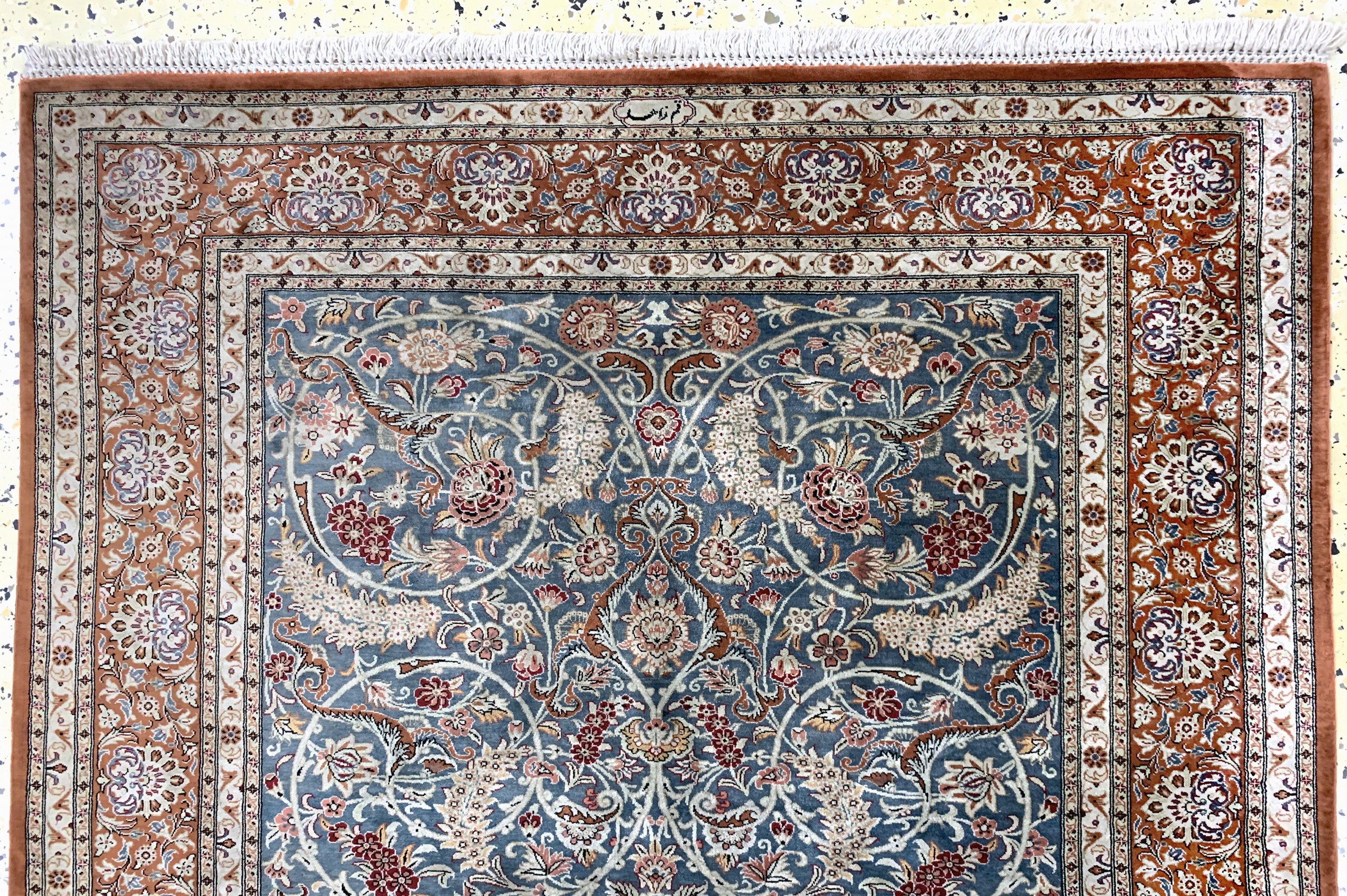 Detail a: Ghom Seide fein signiert, Persien, Ende 20.Jhd, reine Naturseide, ca. 141 x 103 cm, ca. 1,0 Mio. Kn/qm, Reinigungsbedürftig, EHZ: 2