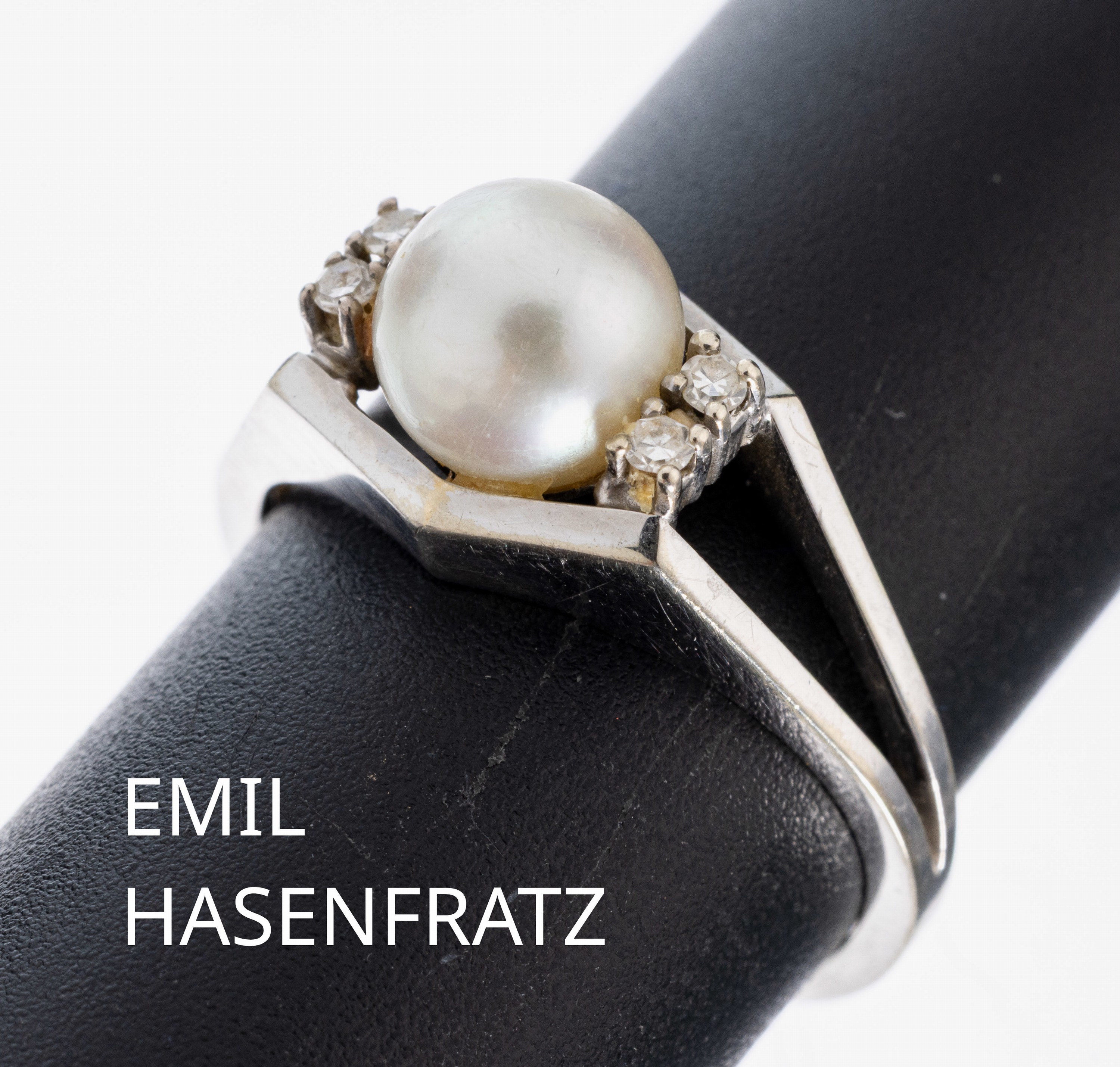 Image 27017018 - 18 kt Gold EMIL HASENFRATZ Perl-Diamant-Ring, WG 750/000, mittig Akoyazuchtperle, D. ...