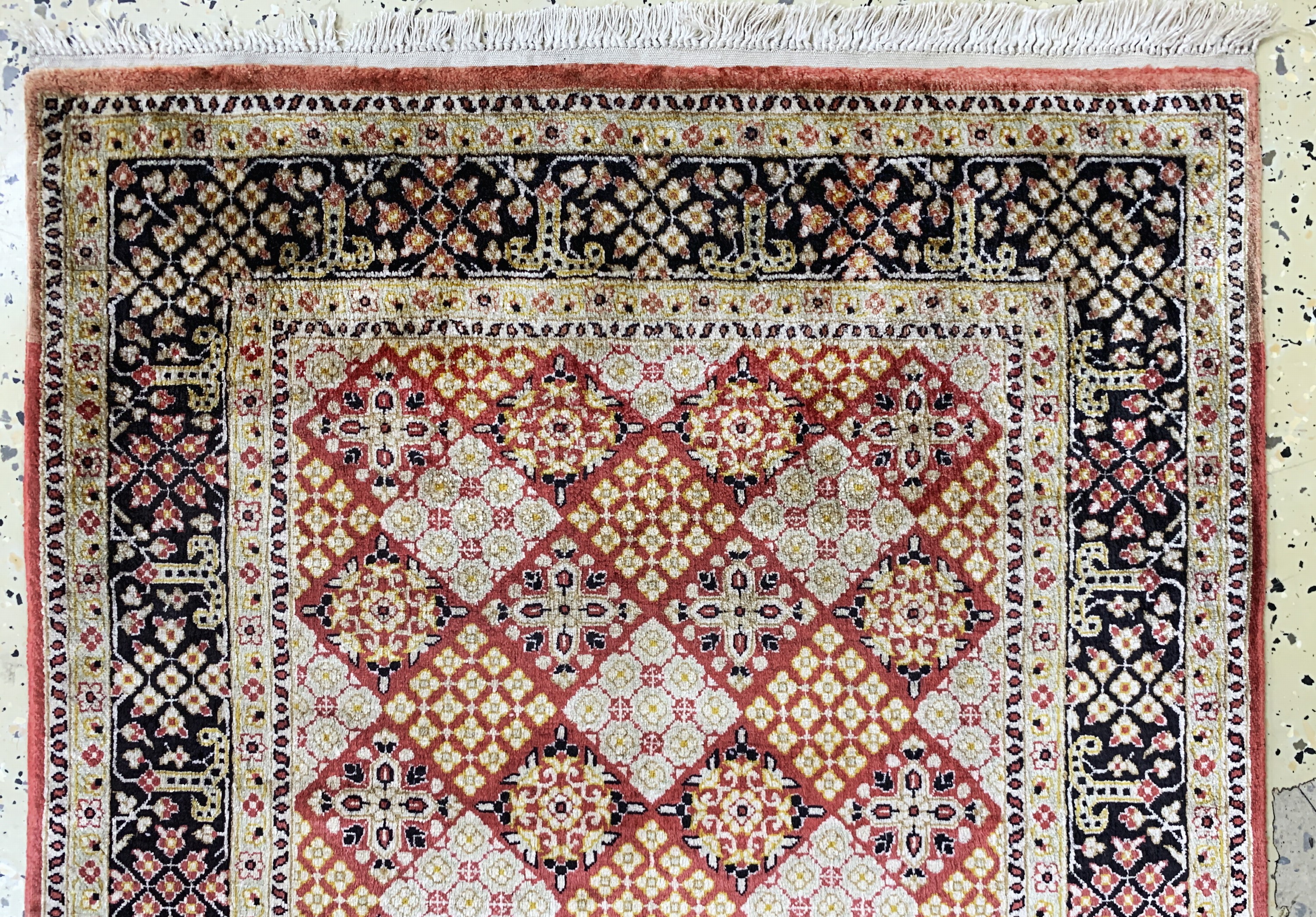 Detail d: 2 Lots Hereke Seide, China, Mitte 20.Jhd, reine Naturseide, ca. 95 x 62 cm, EHZ: 2