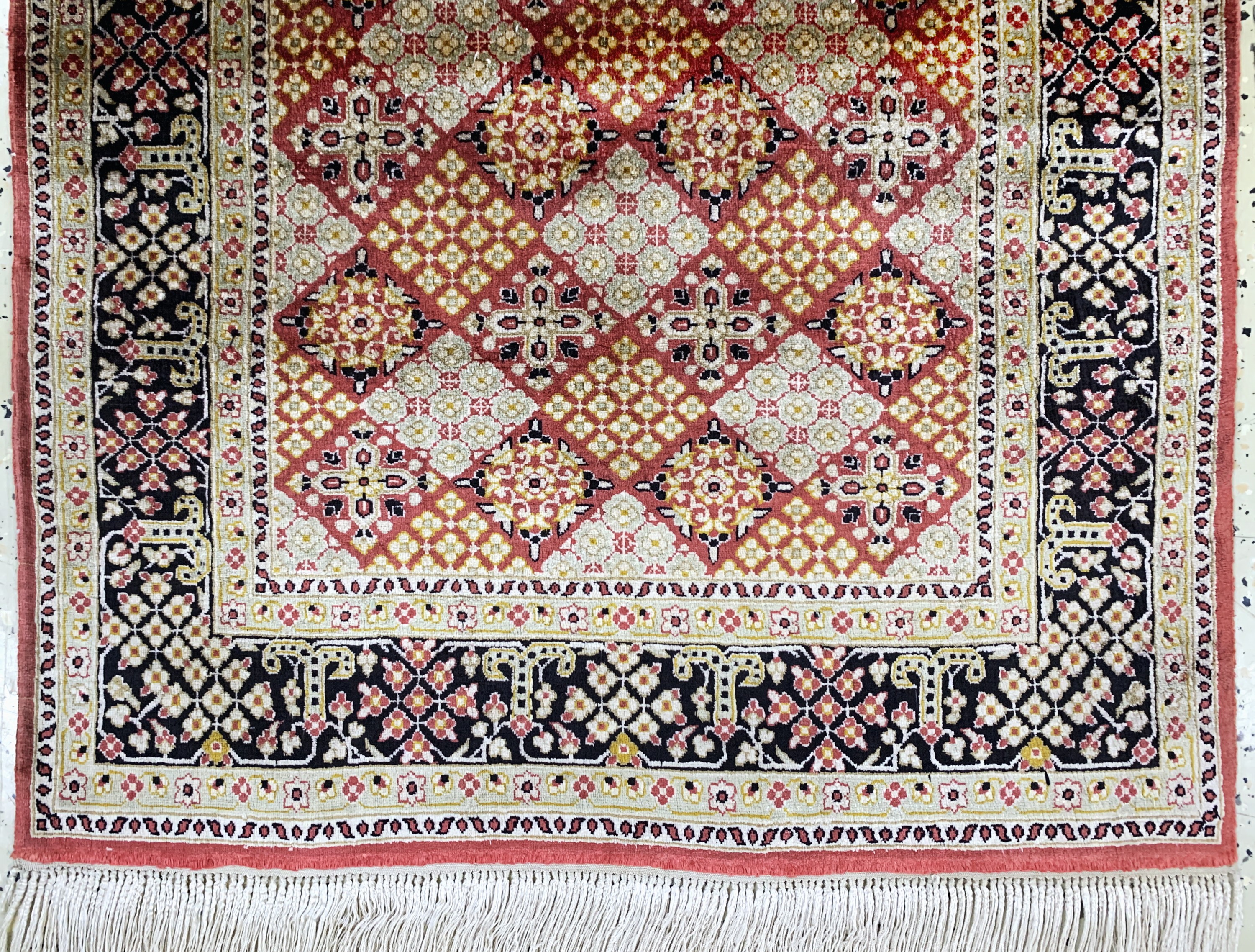 Detail e: 2 Lots Hereke Seide, China, Mitte 20.Jhd, reine Naturseide, ca. 95 x 62 cm, EHZ: 2