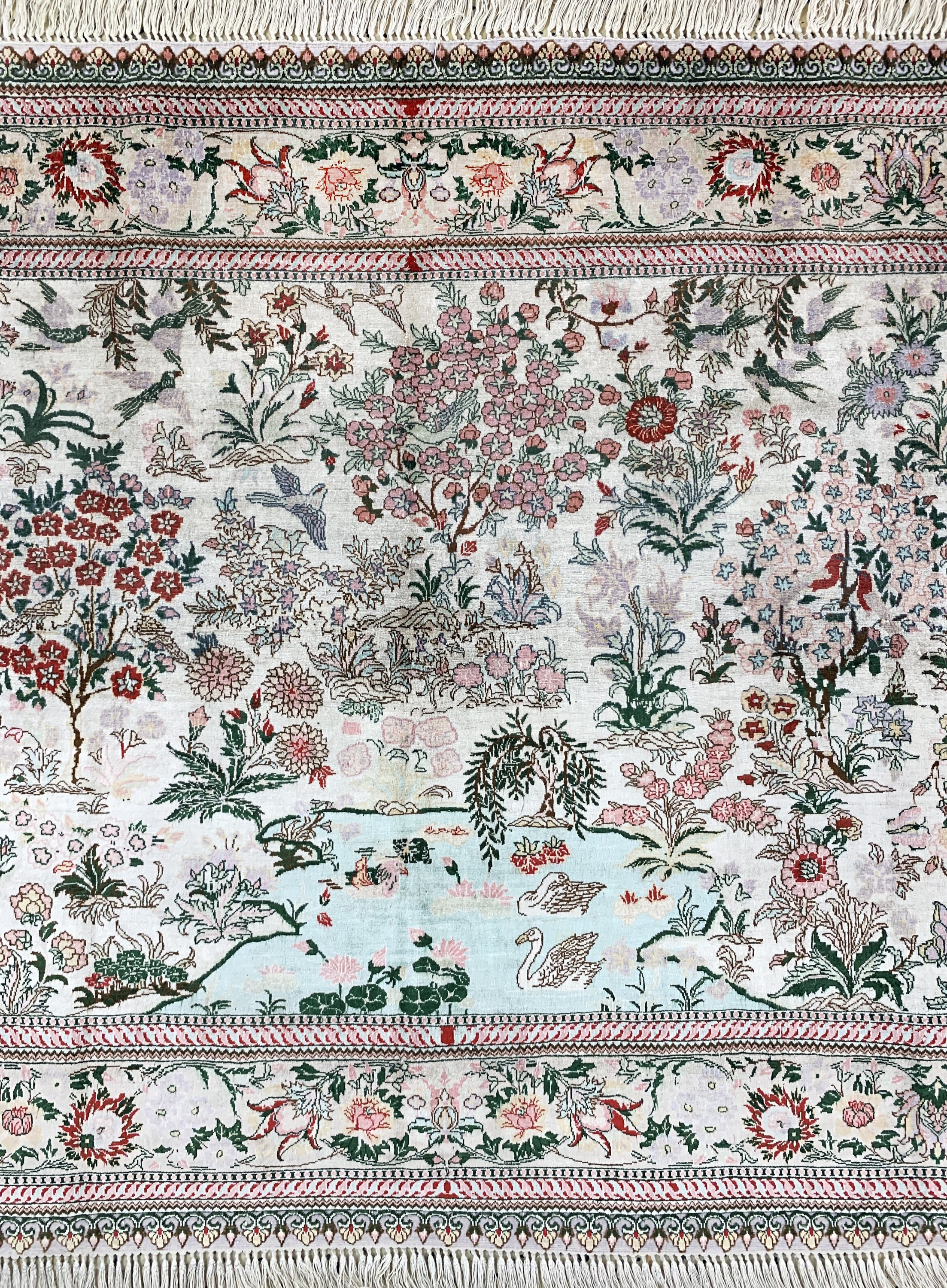 Detail b: Hereke Seide, China, Ende 20.Jhd, reine Naturseide, ca. 100 x 155 cm, ca. 1,0 Mio. Kn/qm, EHZ: 2