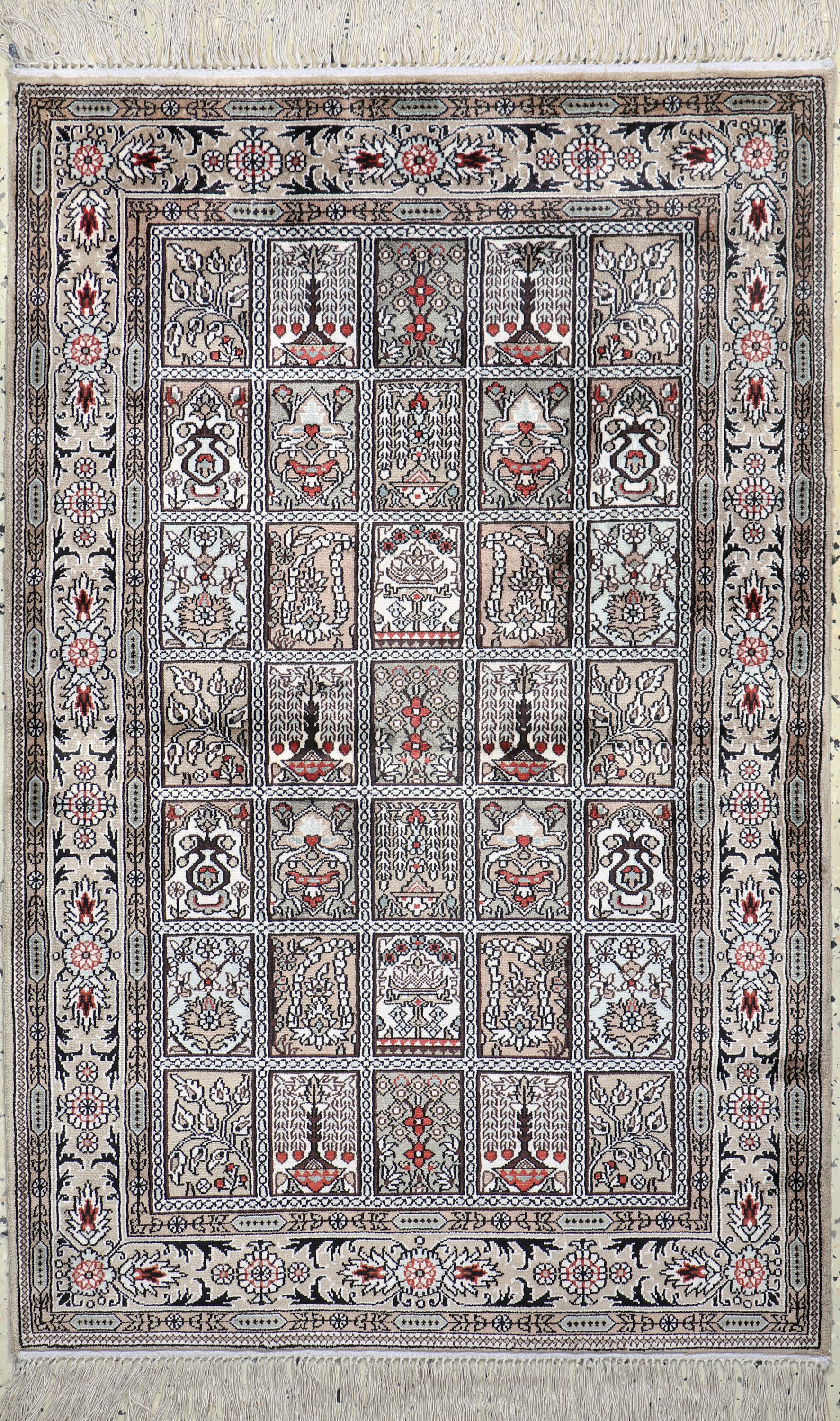 Image 27017049 - Kaschmir Seide, Indien, Neu, Kunstseide, ca. 122 x 79 cm Schätzpreis: 290, - EUR