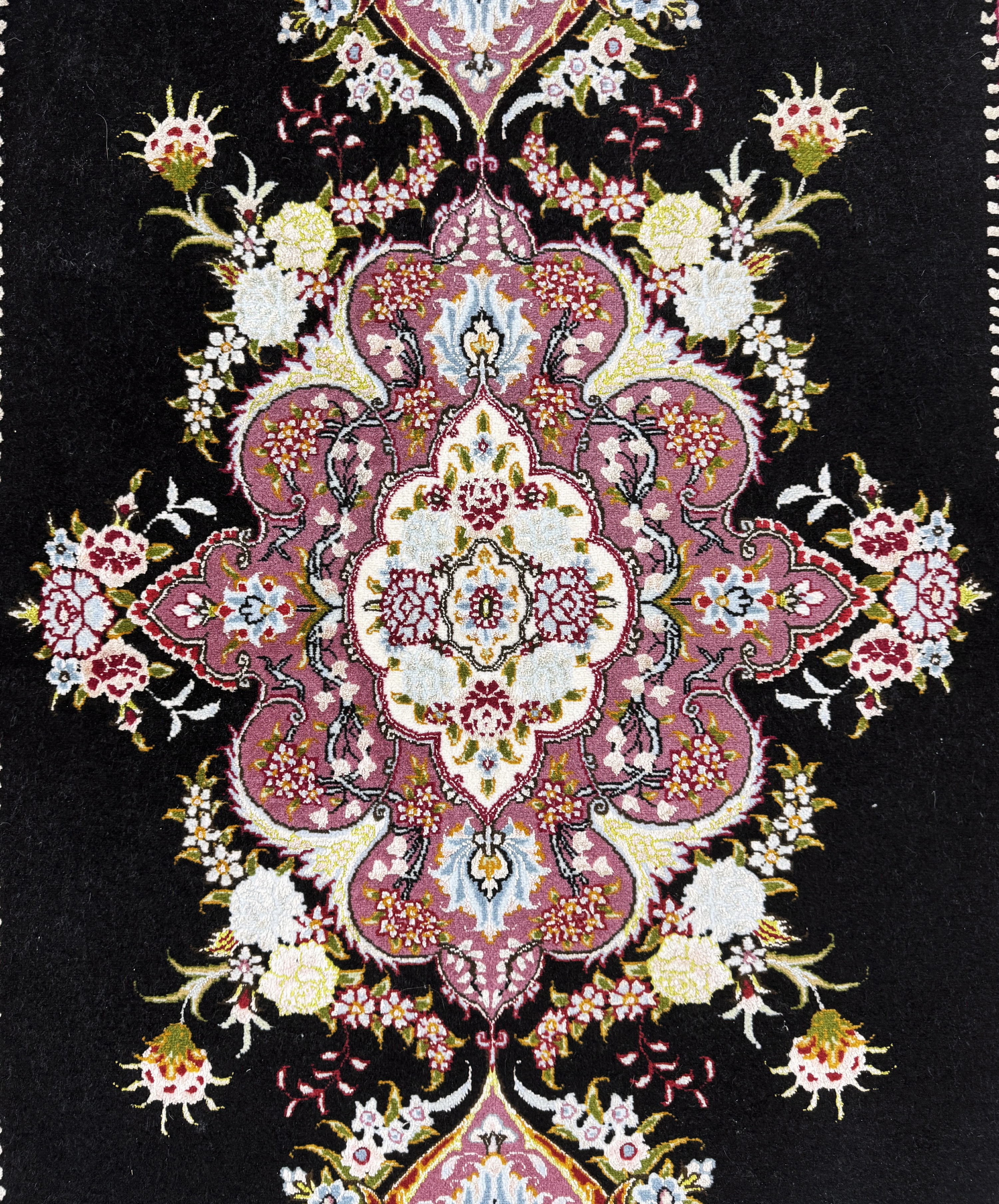 Detail c: Täbriz fein(50 Raj), Persien, Ende 20.Jhd, Korkwolle mit Seide, ca. 155 x 102 cm, ca. 500.000 Kn/qm, EHZ: 2
