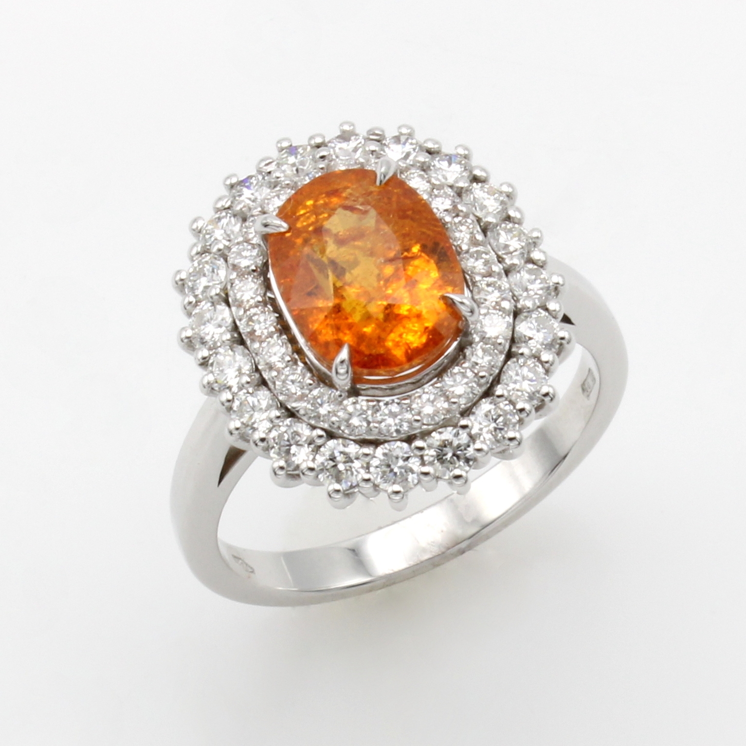 Image 27017060 - Ring mit Granat und Brillanten, WG 750/000, ovaler Spessartin-Granat 3.50 ct umgeben v. ...