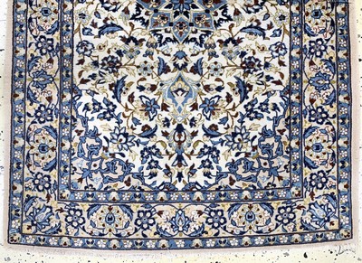 27017005e - 2 Lots Keschan & Esfahan, Persien, Mitte 20.Jhd, Korkwolle auf Seide, ca. 114 x 83 cm, ...