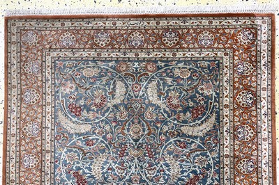 27017015a - Ghom Seide fein signiert, Persien, Ende 20.Jhd, reine Naturseide, ca. 141 x 103 cm, ca. ...