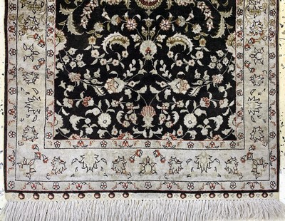 27017019b - 2 Lots Hereke Seide, China, Mitte 20.Jhd, reine Naturseide, ca. 95 x 62 cm, EHZ: 2