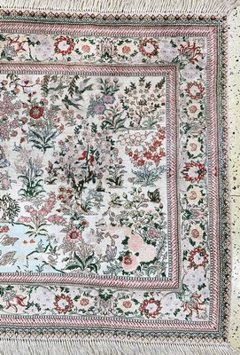 27017020a - Hereke Seide, China, Ende 20.Jhd, reine Naturseide, ca. 100 x 155 cm, ca. 1,0 Mio. ...