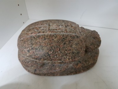 27017041b - Kleine Sammlung aus 8 Skarabaen, 20. Jh., z.T. Speckstein, andere Steine, Keramik u. ...