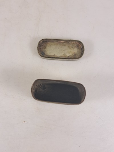 27017044g - Opiumdose, Tintendose und Deckeldose aus China, Metall versilbert, z.T. mit ...