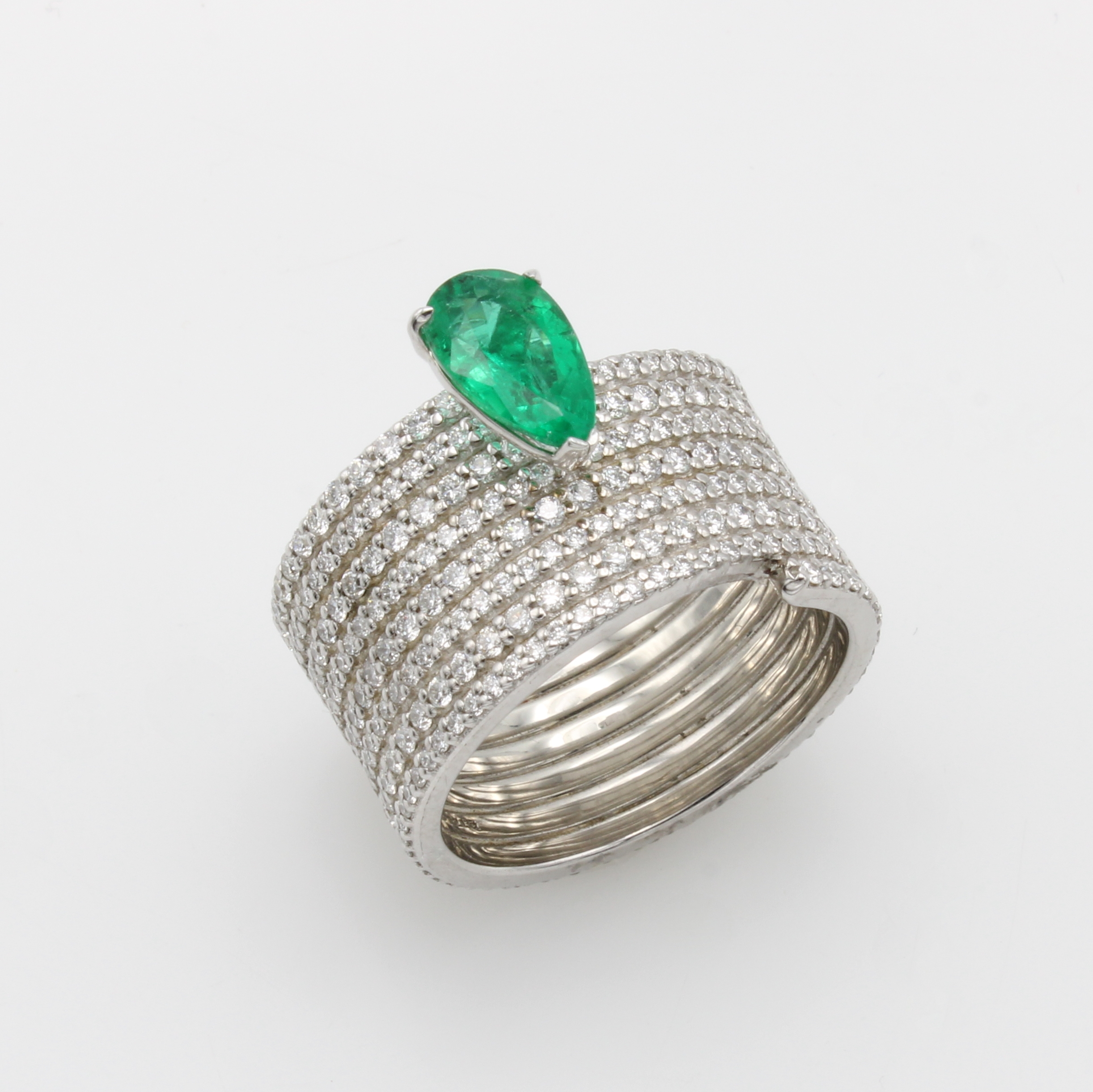 Image 27017328 - Ring mit Smaragd und Brillanten, Platin 950/000, 8-rhg. Optik, hoch gearb. ...