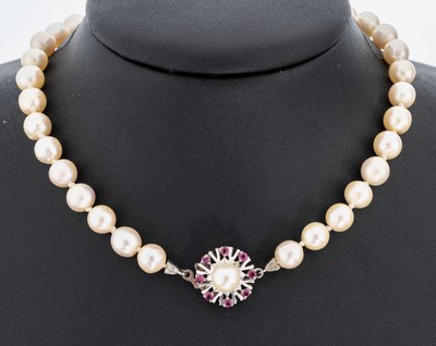 Image Zuchtperl-Collier mit 14 kt Gold Schließe, WG 585/000 mit Perle und kl. Rubinen, ...
