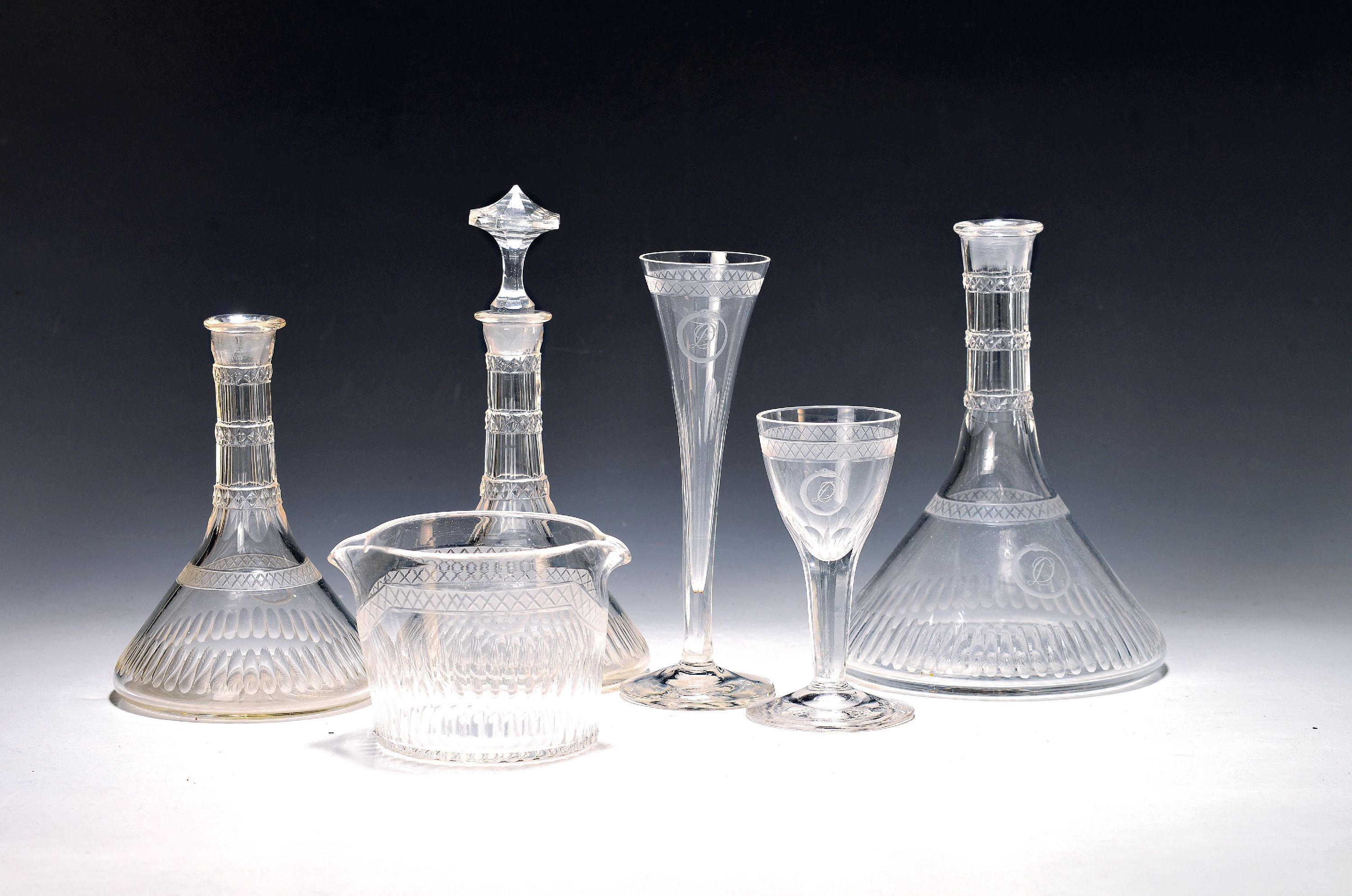 Image 27017496 - Trinkglasservice, wohl deutsch, um 1890/ 1900, farbloses Glas, 21 Sektflöten, einige ...