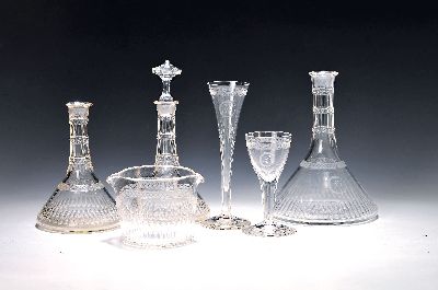 Image Trinkglasservice, wohl deutsch, um 1890/ 1900, farbloses Glas, 21 Sektflöten, einige ...