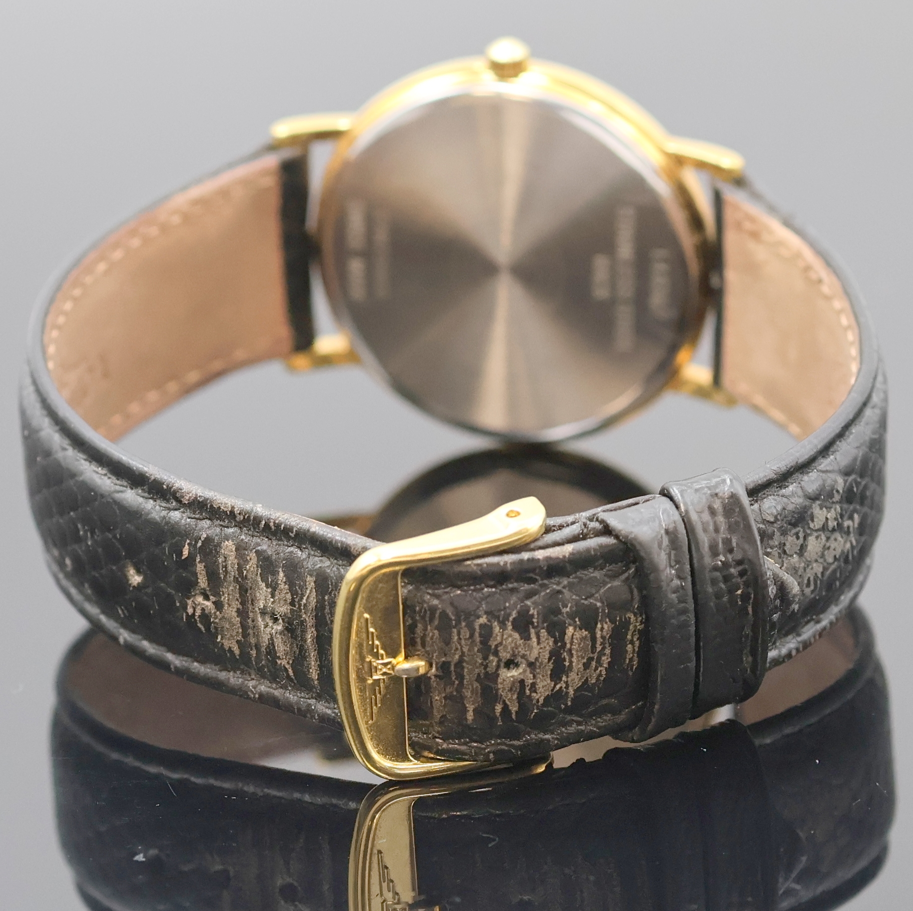 Detail c: LONGINES vergoldete Armbanduhr Referenz L4.636.2, Schweiz um 2000, quarz, Edelstahlboden aufgedr., orig. Lederband m. original Dornschl., weißes ...