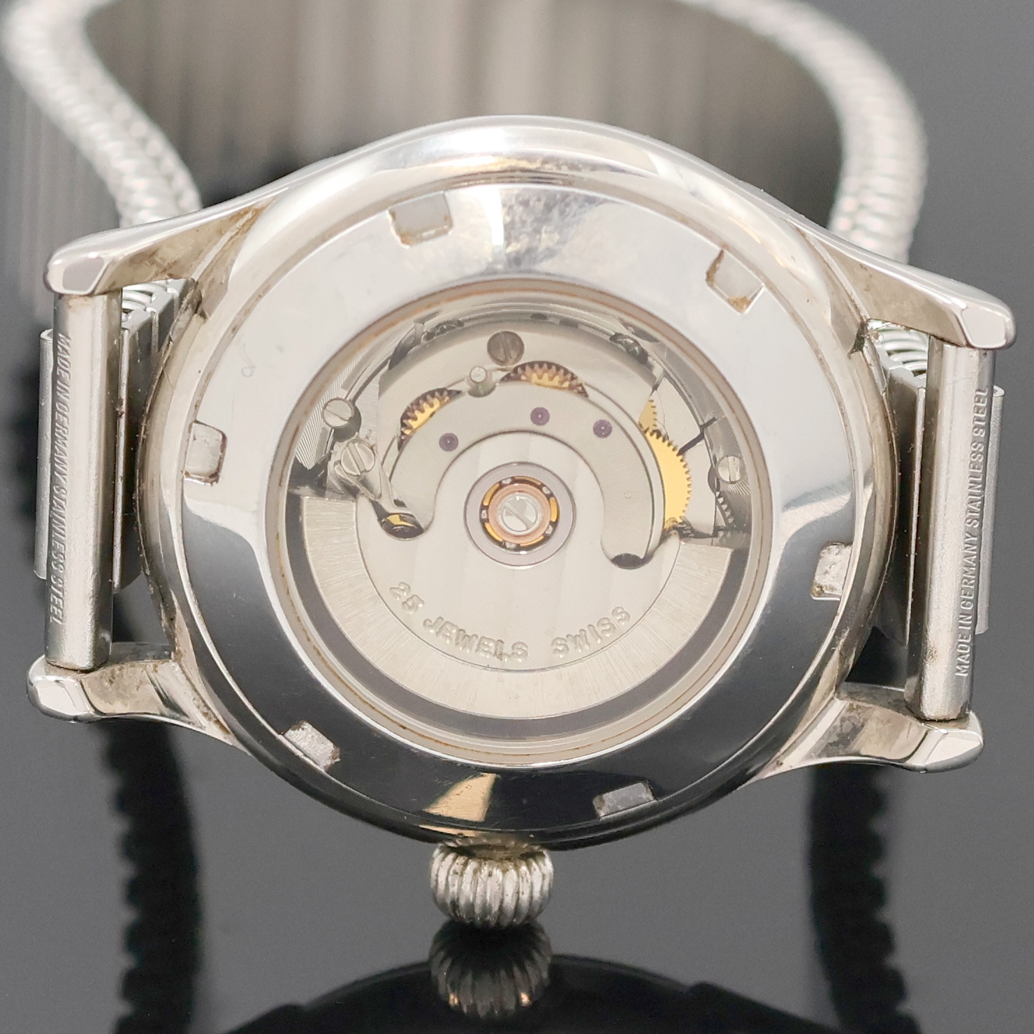Detail f: MARCELLO C Armbanduhr in Stahl, Schweiz um 2000, Automatik, beids. vergl. Geh., Boden verschr., neutr. Flexband, silb. Zifferbl. m. röm. Zahlen, ...
