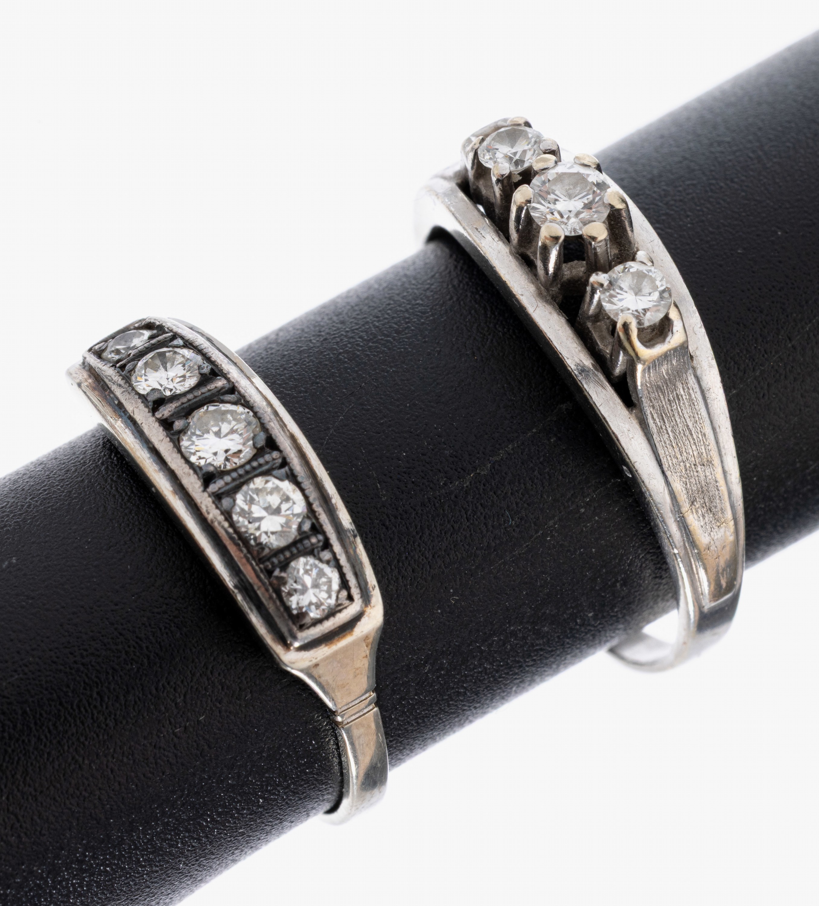 Image 27017978 - Konvolut 2 14 kt Gold Brillant-Ringe, WG 585/000, 1 x 3 Brillanten zus. ca. 0.25 ct ...