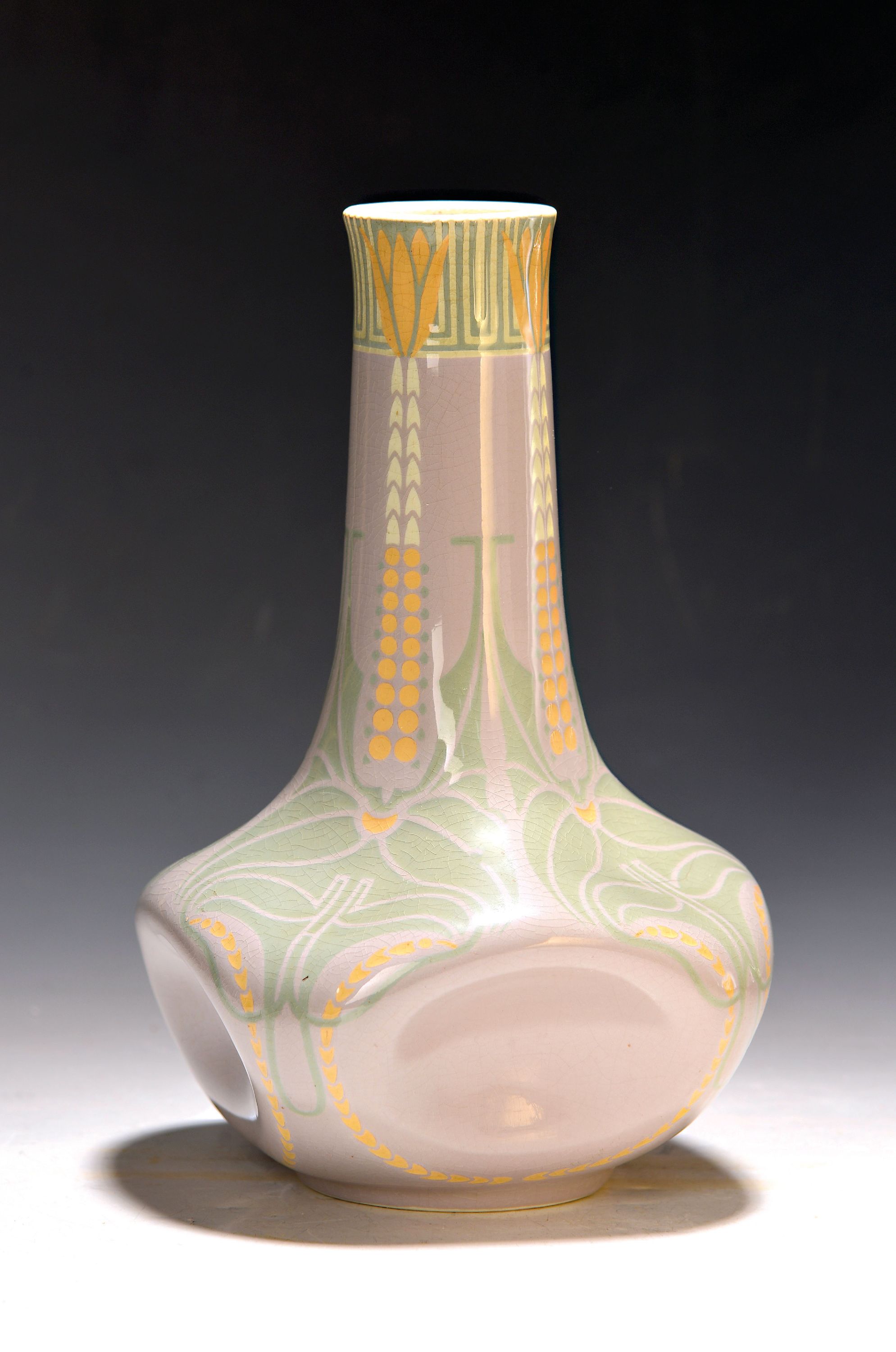 Jugendstilvase, Villeroy & Boch, um, 1900, Steingut, bunt bemalt, gedellte Form, auf der Schulter ca. 7 cm langer Haarriß, zurückhaltende ...