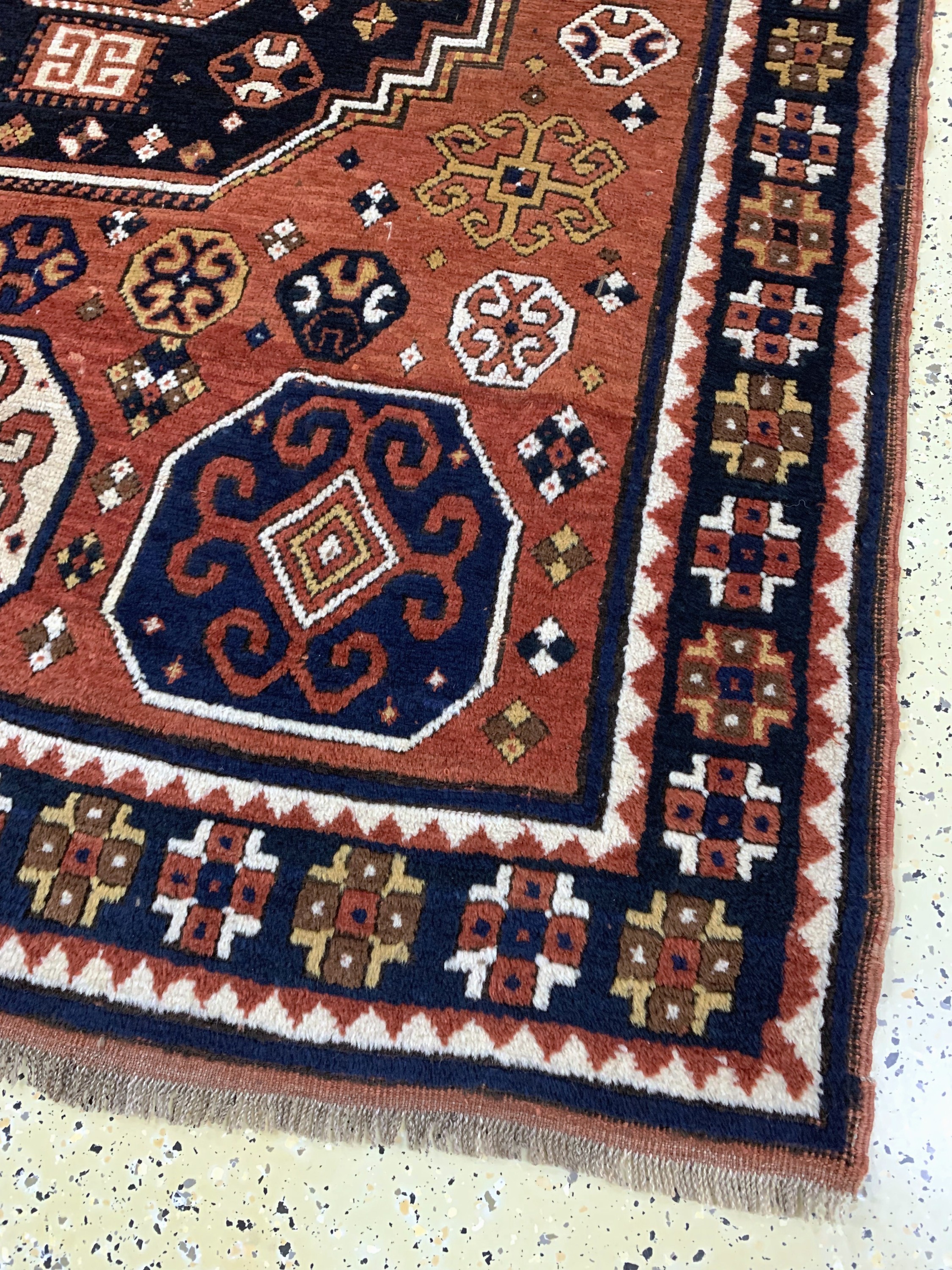 Detail a: "Karachoph"Kazak antik, Kaukasus, 19.Jhd, Wolle auf Wolle, ca. 202 x 160 cm, EHZ: 2-3(restauriert)
