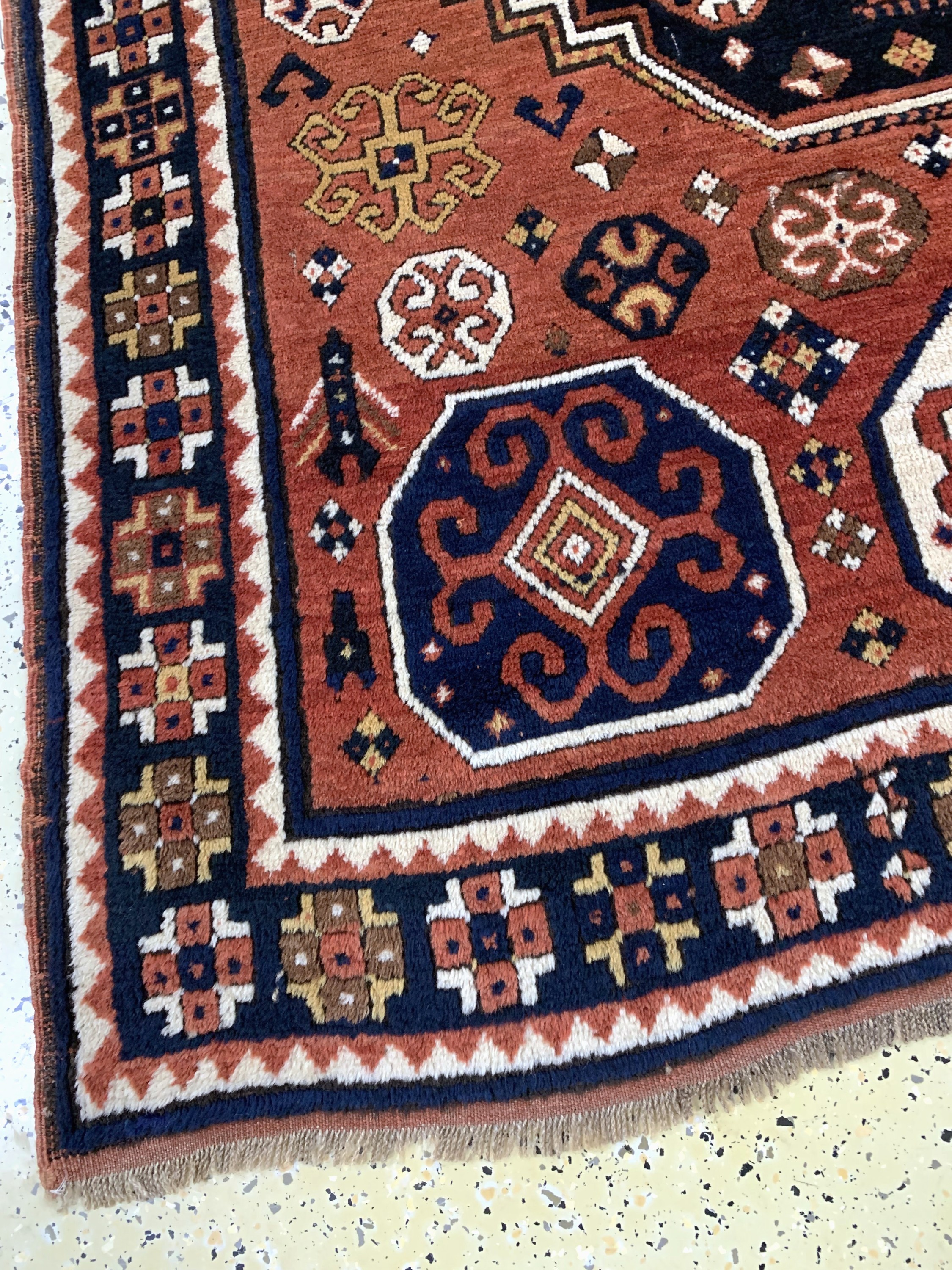 Detail c: "Karachoph"Kazak antik, Kaukasus, 19.Jhd, Wolle auf Wolle, ca. 202 x 160 cm, EHZ: 2-3(restauriert)