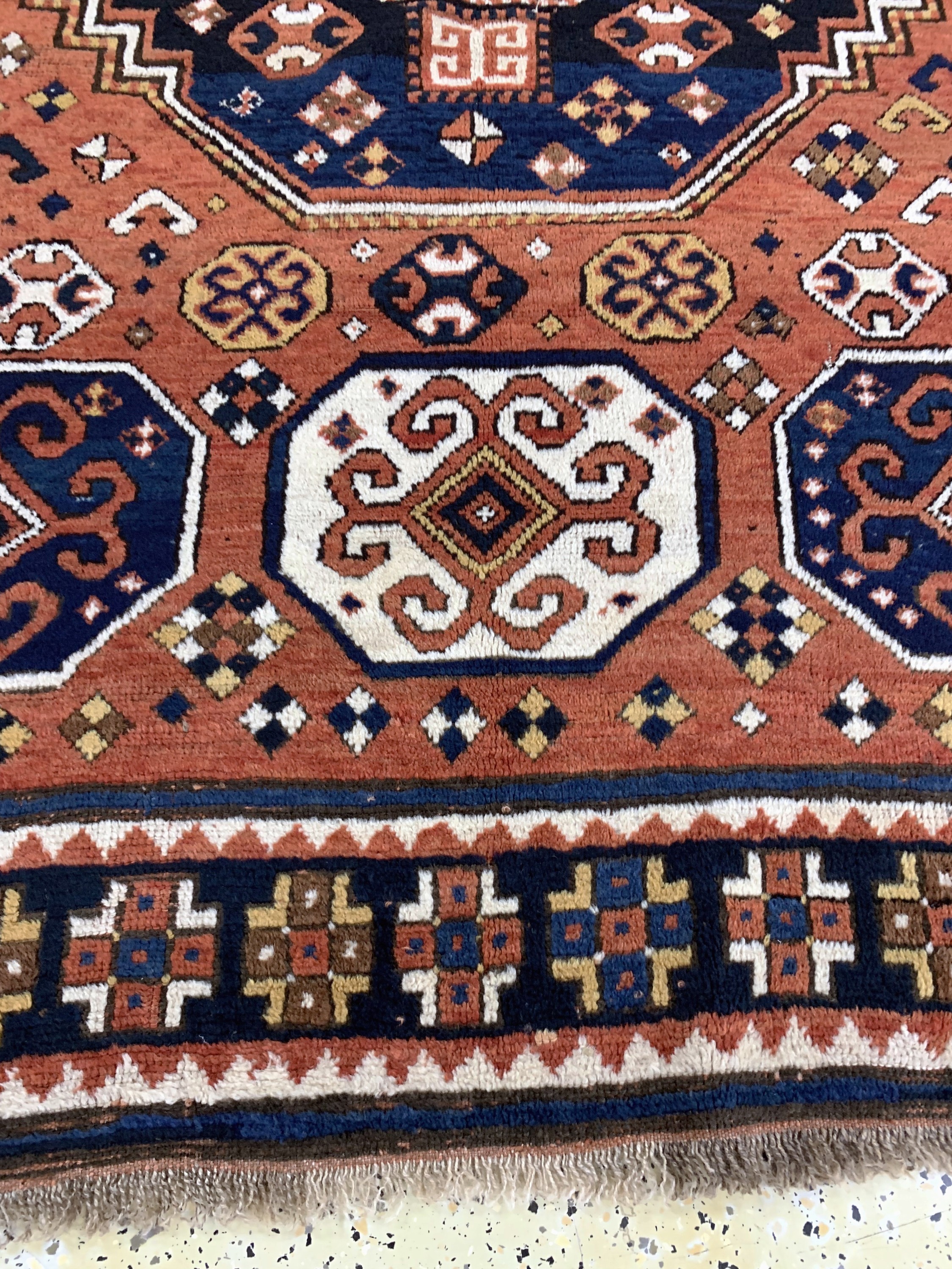 Detail f: "Karachoph"Kazak antik, Kaukasus, 19.Jhd, Wolle auf Wolle, ca. 202 x 160 cm, EHZ: 2-3(restauriert)