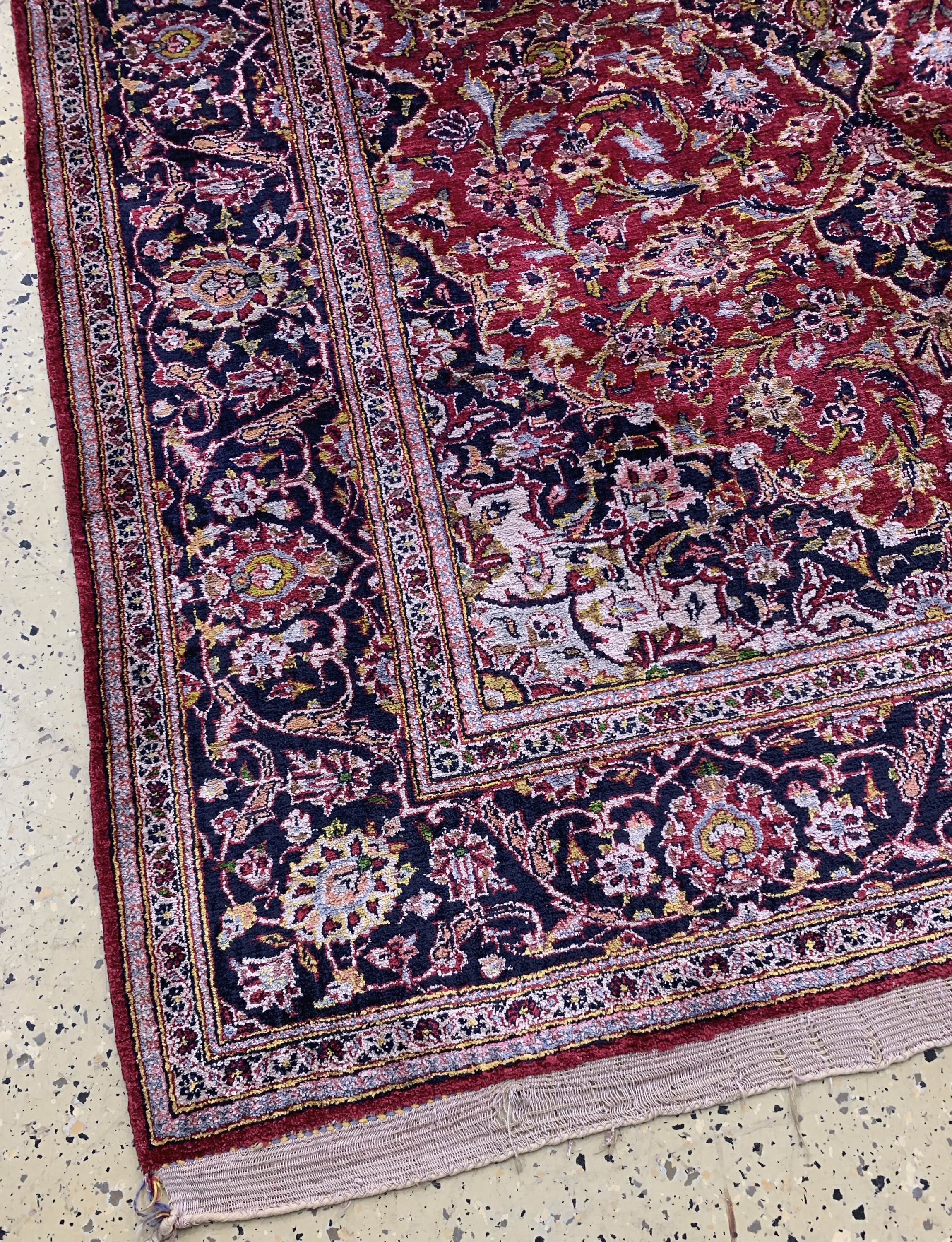 Detail b: Seiden Keschan, Persien, Anfang 20.Jhd, reine Naturseide, ca. 207 x 137 cm, EHZ: 2
