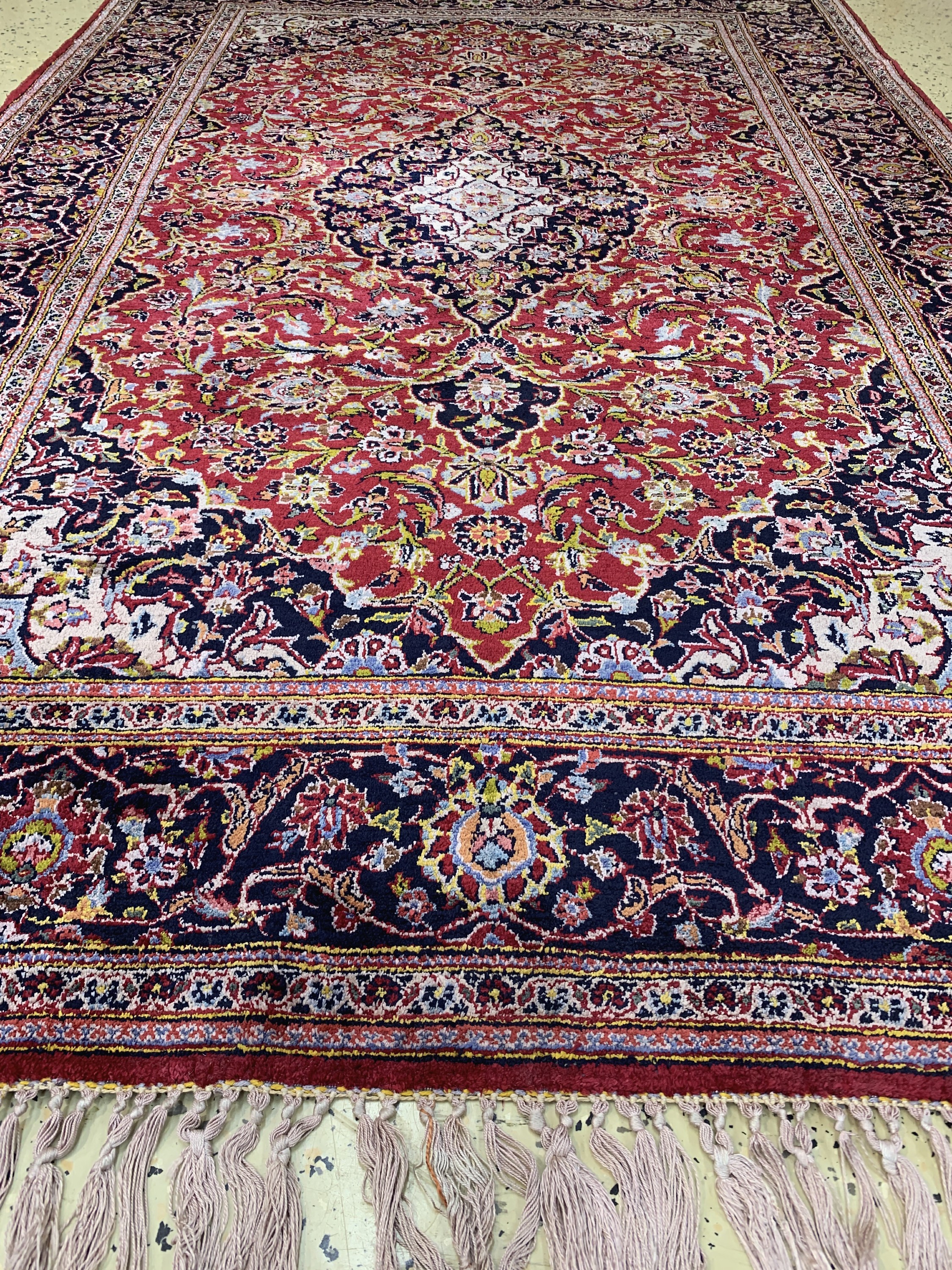 Detail f: Seiden Keschan, Persien, Anfang 20.Jhd, reine Naturseide, ca. 207 x 137 cm, EHZ: 2