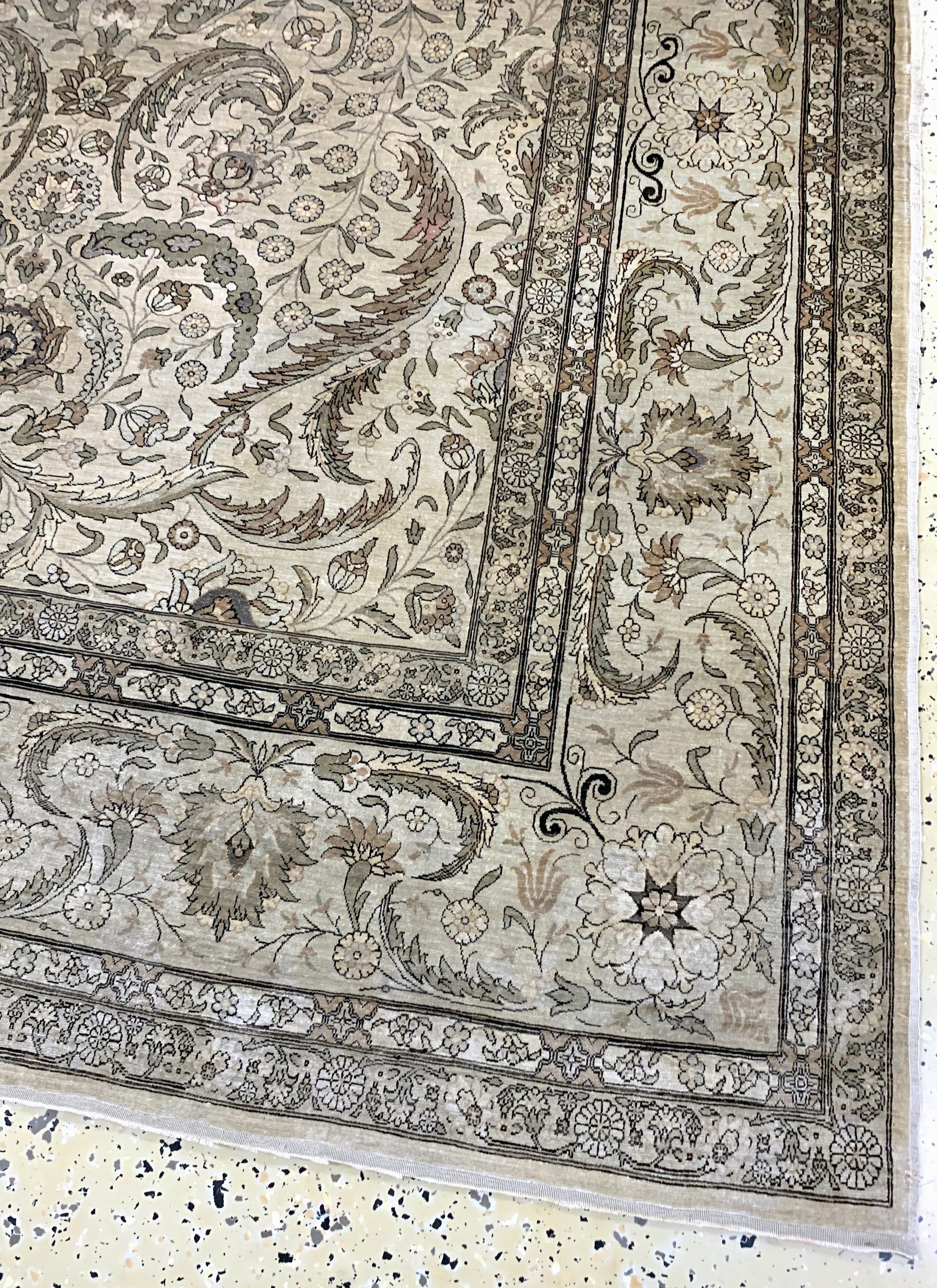 Detail a: Hereke Seide fein Türkei, signiert Metallbroschiert, Anfang 20.Jhd, reine Naturseide, ca. 222 x 140 cm, ca. 1,0 Mio. Kn/qm, EHZ: 2