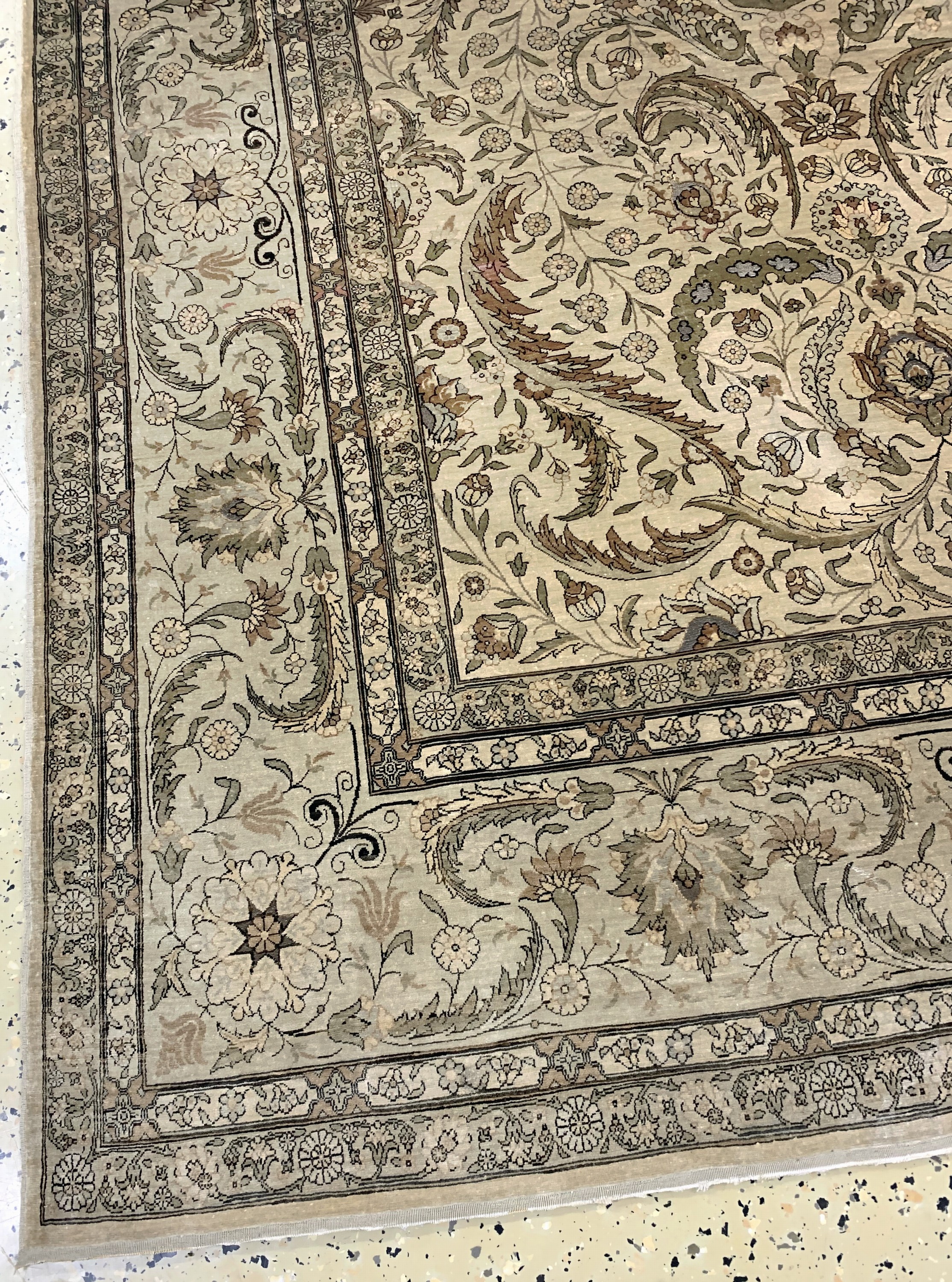 Detail b: Hereke Seide fein Türkei, signiert Metallbroschiert, Anfang 20.Jhd, reine Naturseide, ca. 222 x 140 cm, ca. 1,0 Mio. Kn/qm, EHZ: 2