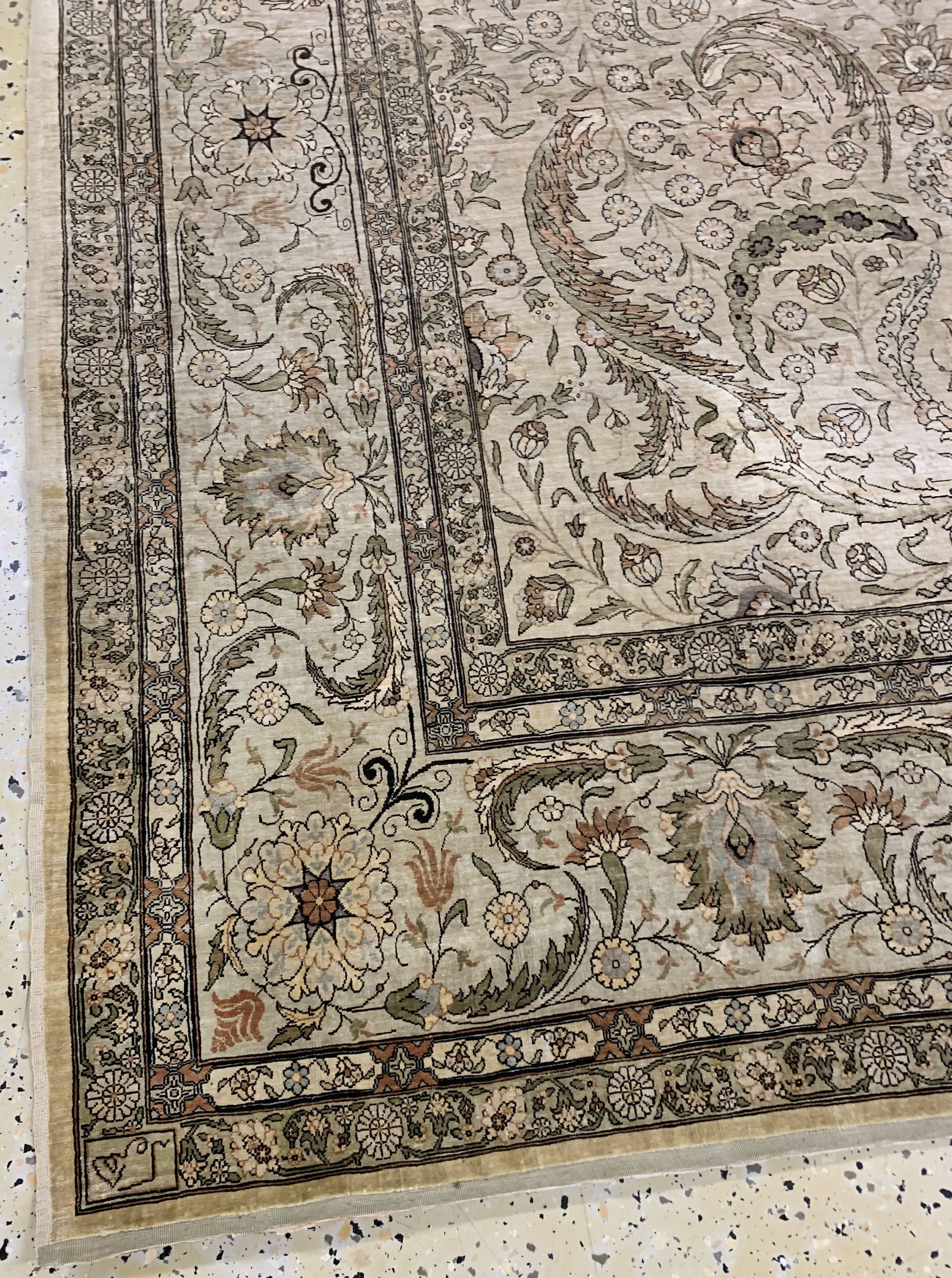 Detail e: Hereke Seide fein Türkei, signiert Metallbroschiert, Anfang 20.Jhd, reine Naturseide, ca. 222 x 140 cm, ca. 1,0 Mio. Kn/qm, EHZ: 2