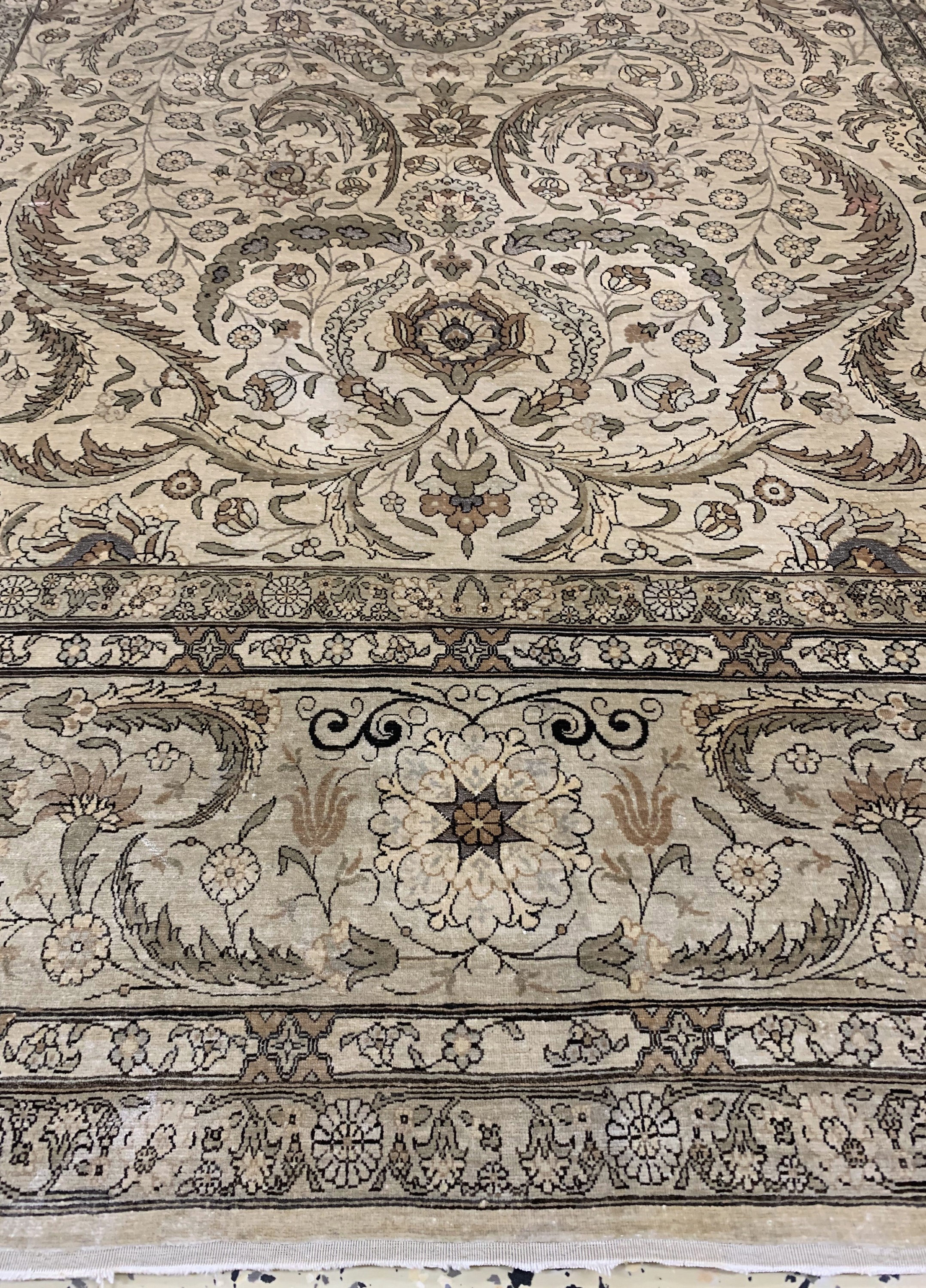 Detail j: Hereke Seide fein Türkei, signiert Metallbroschiert, Anfang 20.Jhd, reine Naturseide, ca. 222 x 140 cm, ca. 1,0 Mio. Kn/qm, EHZ: 2