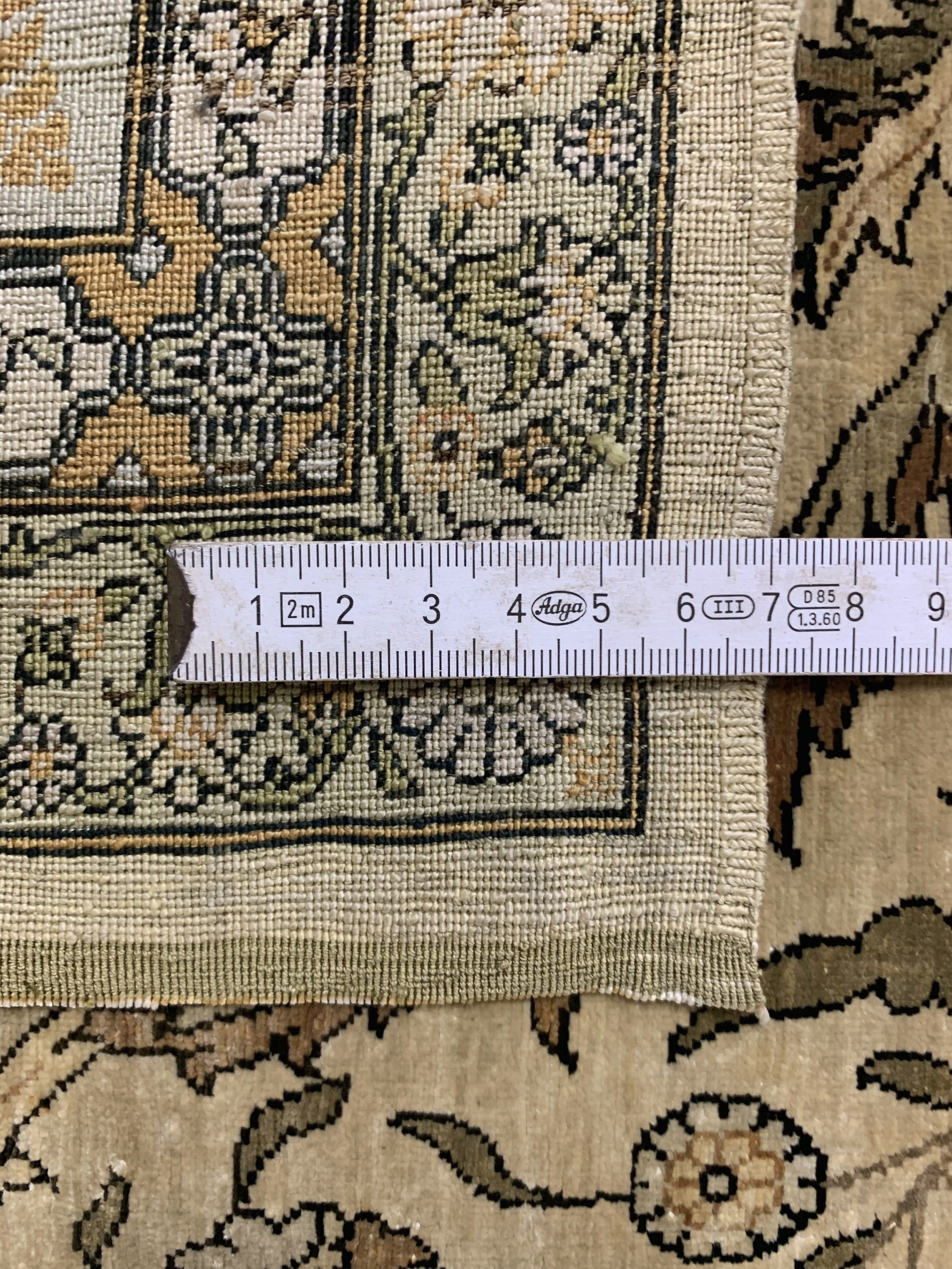 Detail k: Hereke Seide fein Türkei, signiert Metallbroschiert, Anfang 20.Jhd, reine Naturseide, ca. 222 x 140 cm, ca. 1,0 Mio. Kn/qm, EHZ: 2