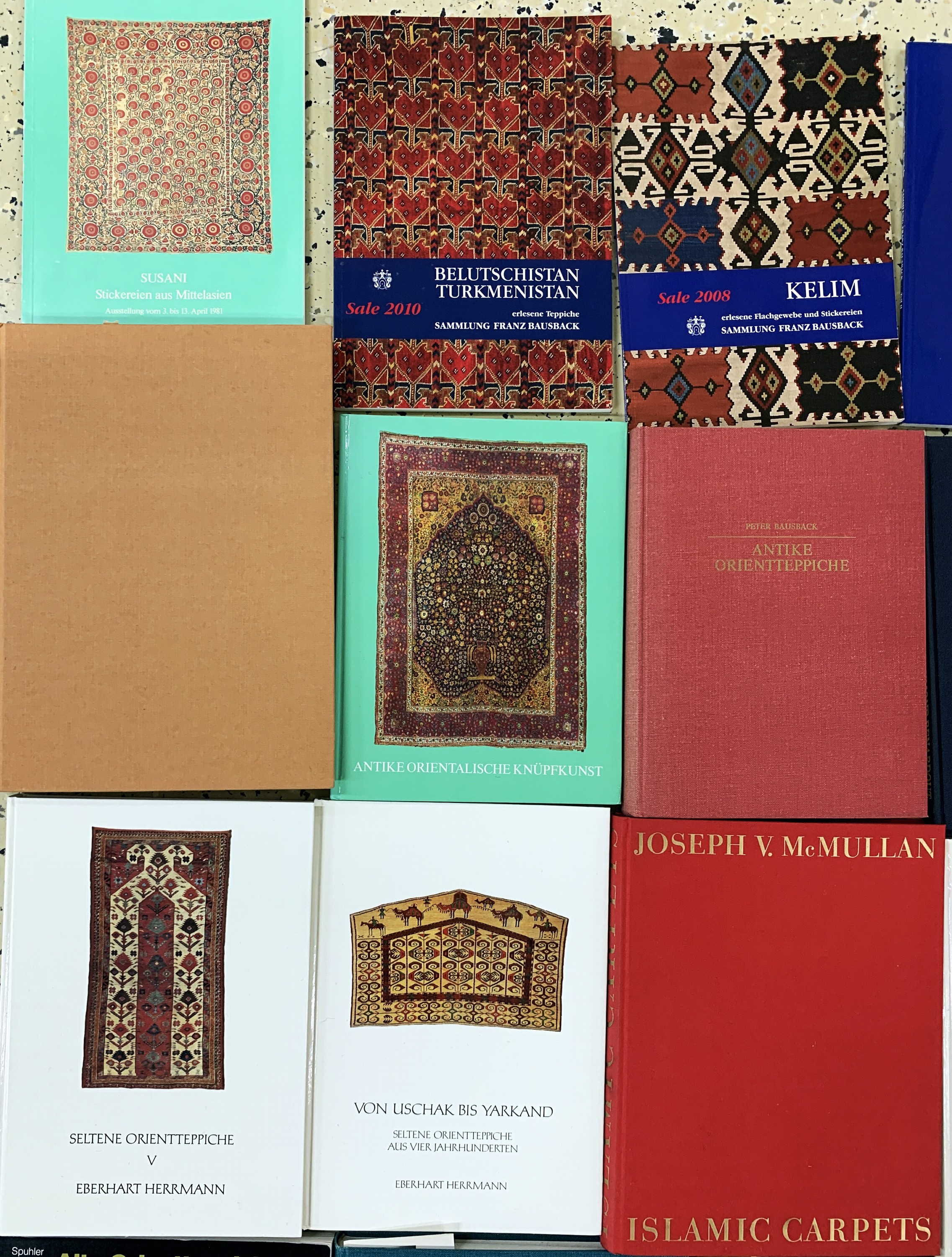 Detail a: 24 lot Teppichliteratur.