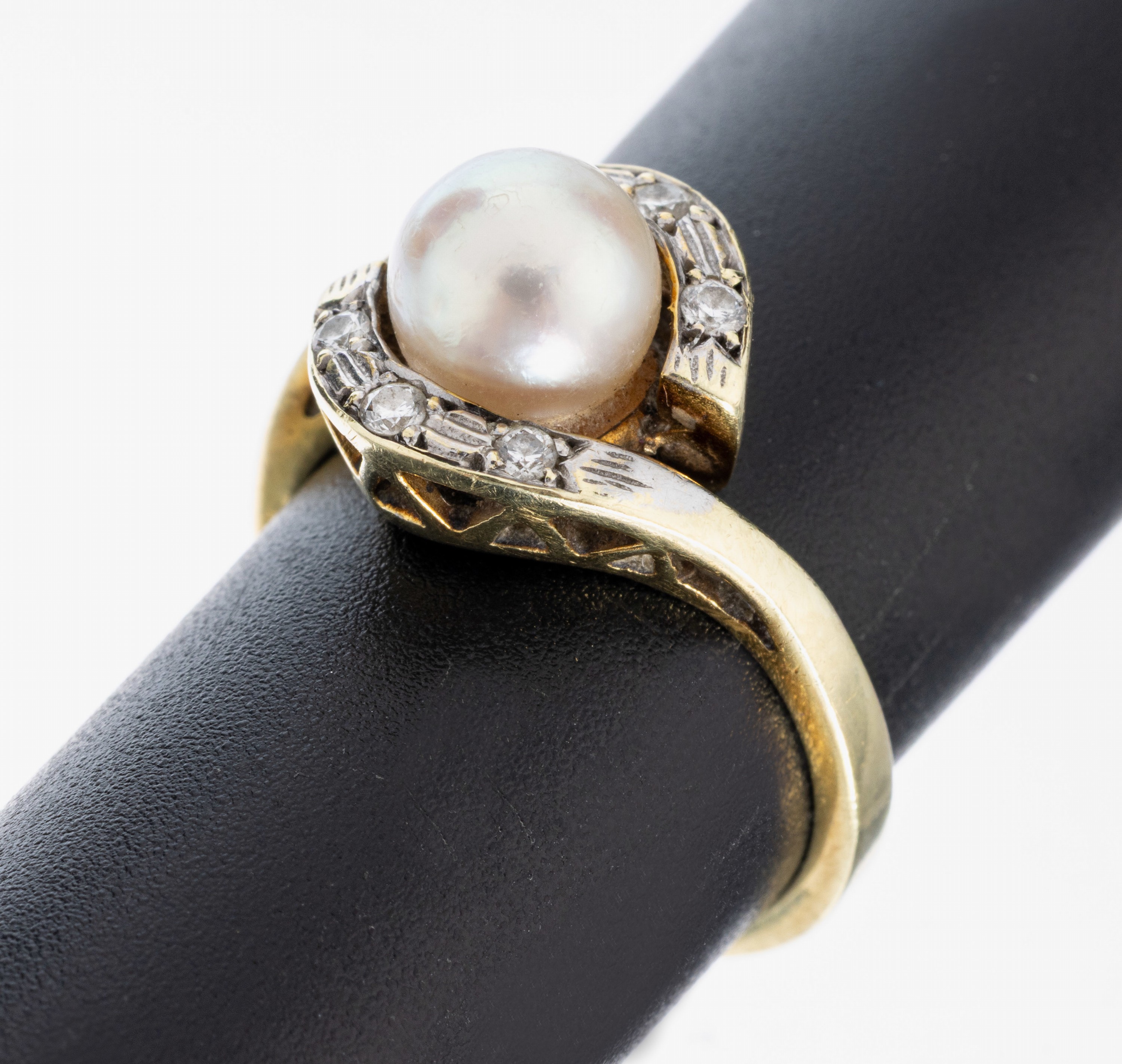 Image 27018662 - 14 kt Gold Perl-Brillant-Ring, GG 585/000, Zuchtperle D ca. 7 mm, 6 Brillanten zus. ca. ...