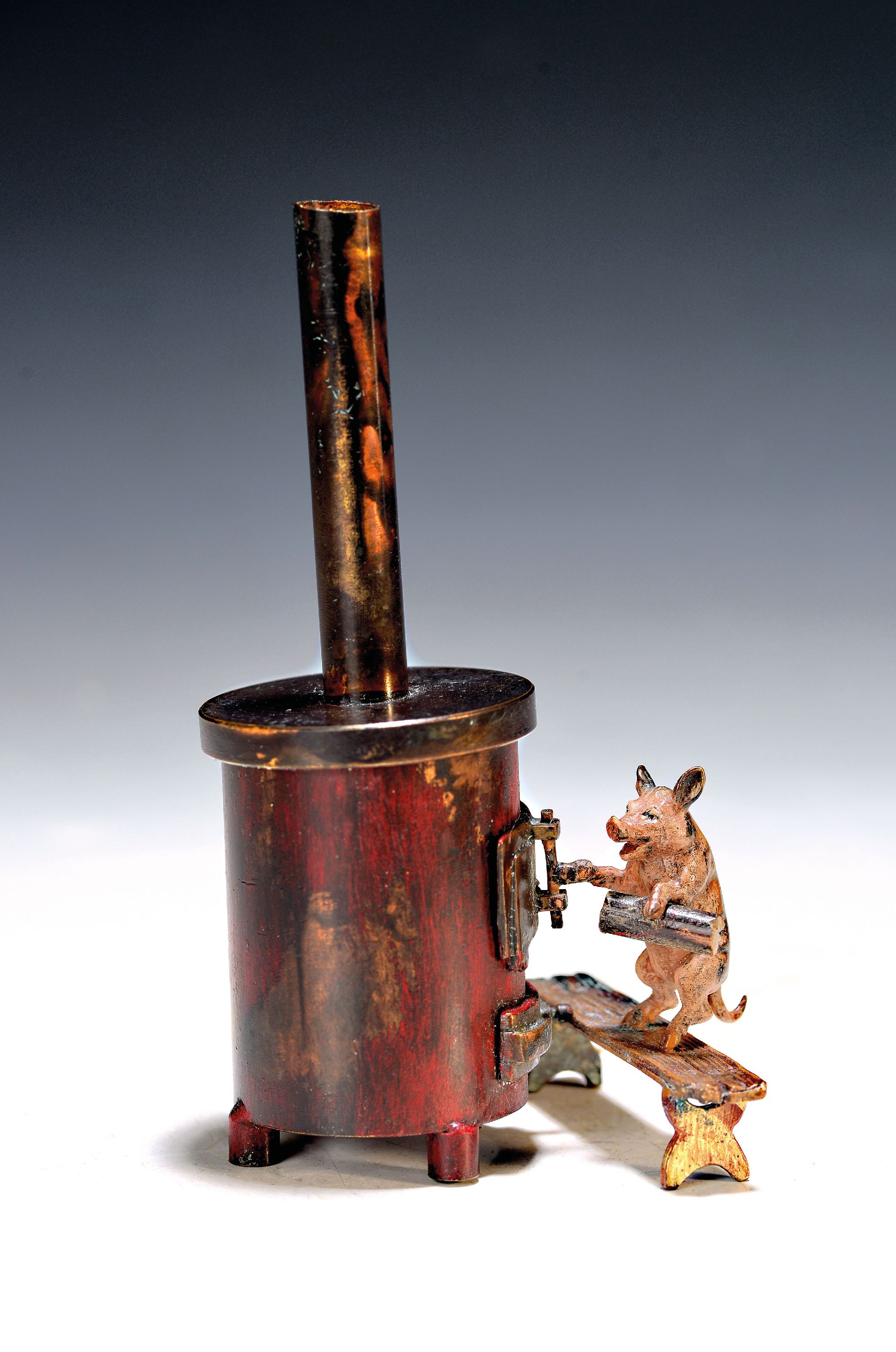 Image 27018886 - Wiener Bronze, Schweinchen am Ofen, sign. Wasserkrug, bunt staffiert, H.ca. 12 cm