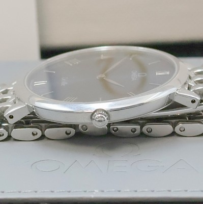 27018906d - OMEGA De Ville flache Armbanduhr in Edelstahl, Schweiz um 1990, quarz, 2-teil. Geh. ...