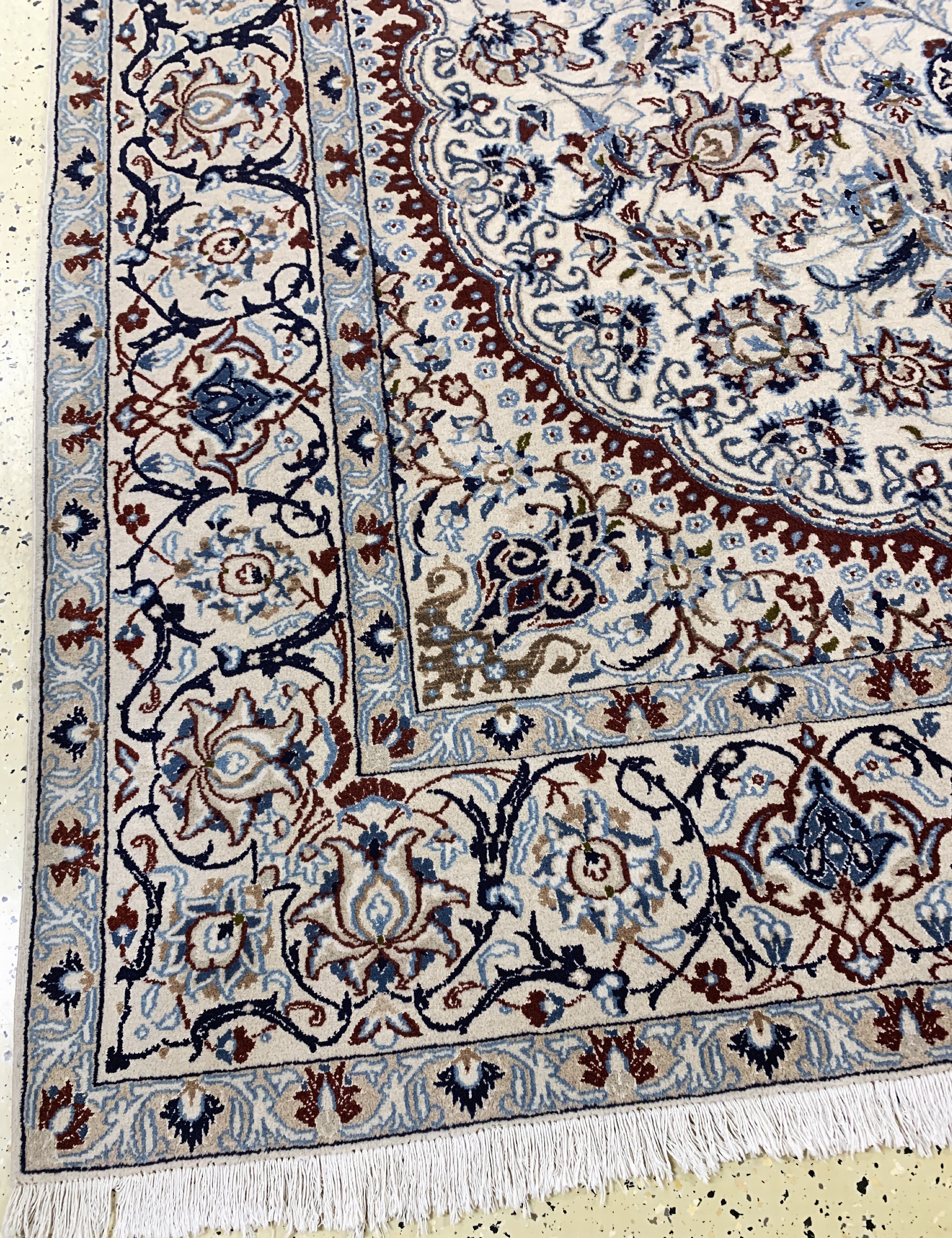 Detail c: Nain, Persien, Mitte 20.Jhd, Wolle auf Baumwolle, ca. 313 x 208 cm, Reinigungsbedürftig, EHZ: 2