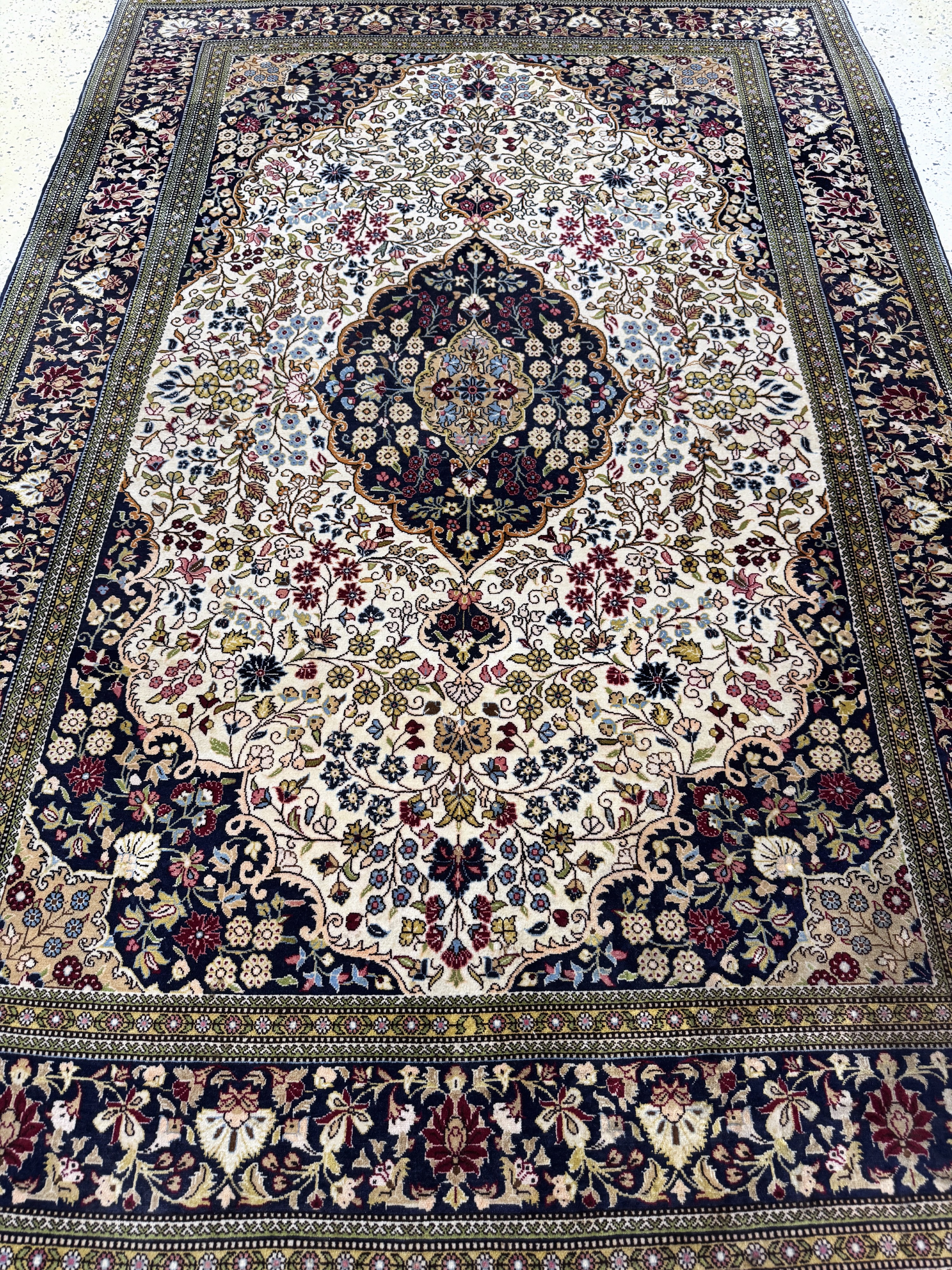 Detail d: Ghom Kork, Persien, Mitte 20.Jhd, Korkwolleauf Baumwolle, ca. 212 x 142 cm, EHZ: 2