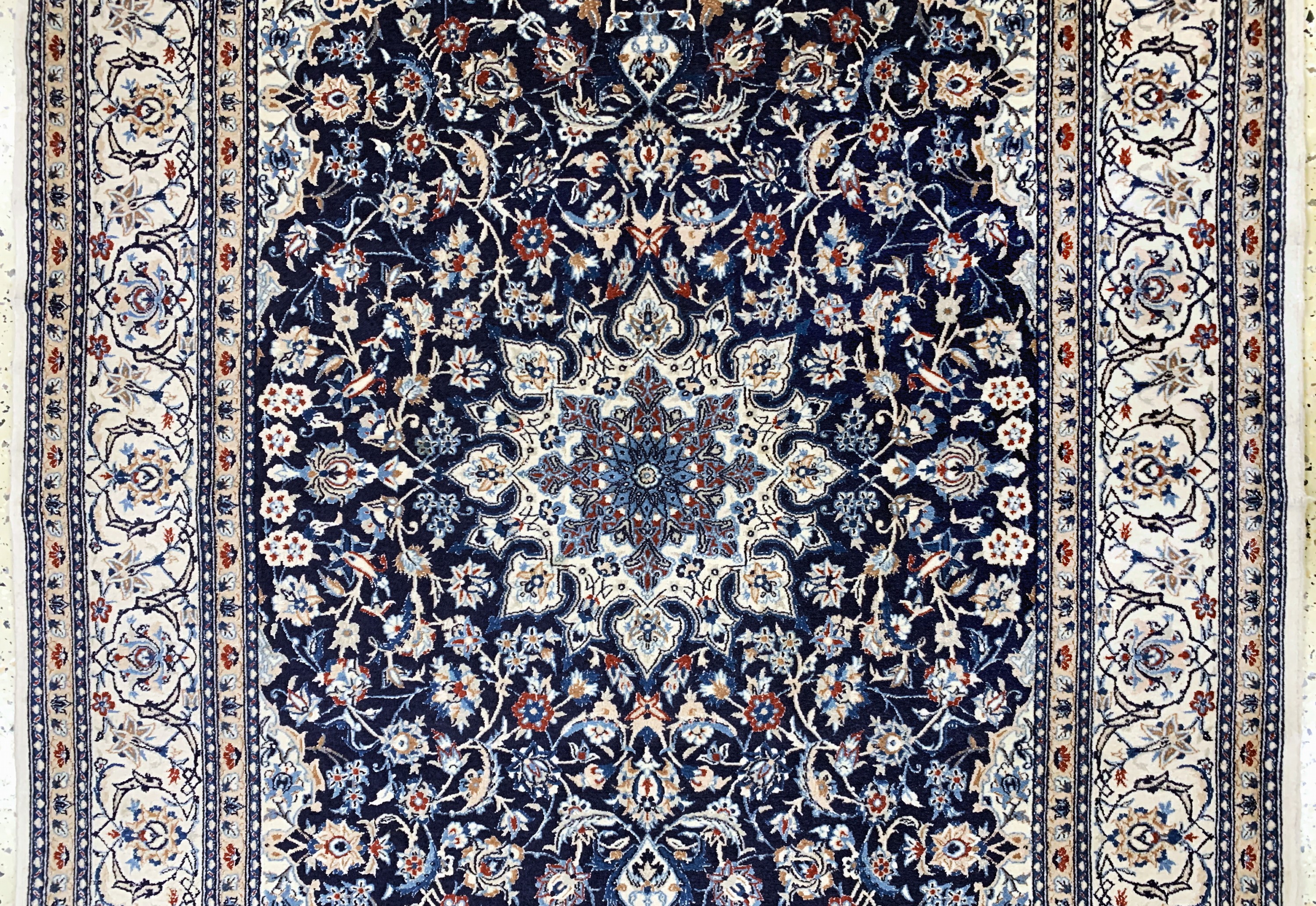 Detail b: Nain fein(6 La), Persien, Mitte 20.Jhd, Korkwolle mit Seide, ca. 197 x 130 cm, ca. 1,0Mio. Kn/qm, EHZ: 2