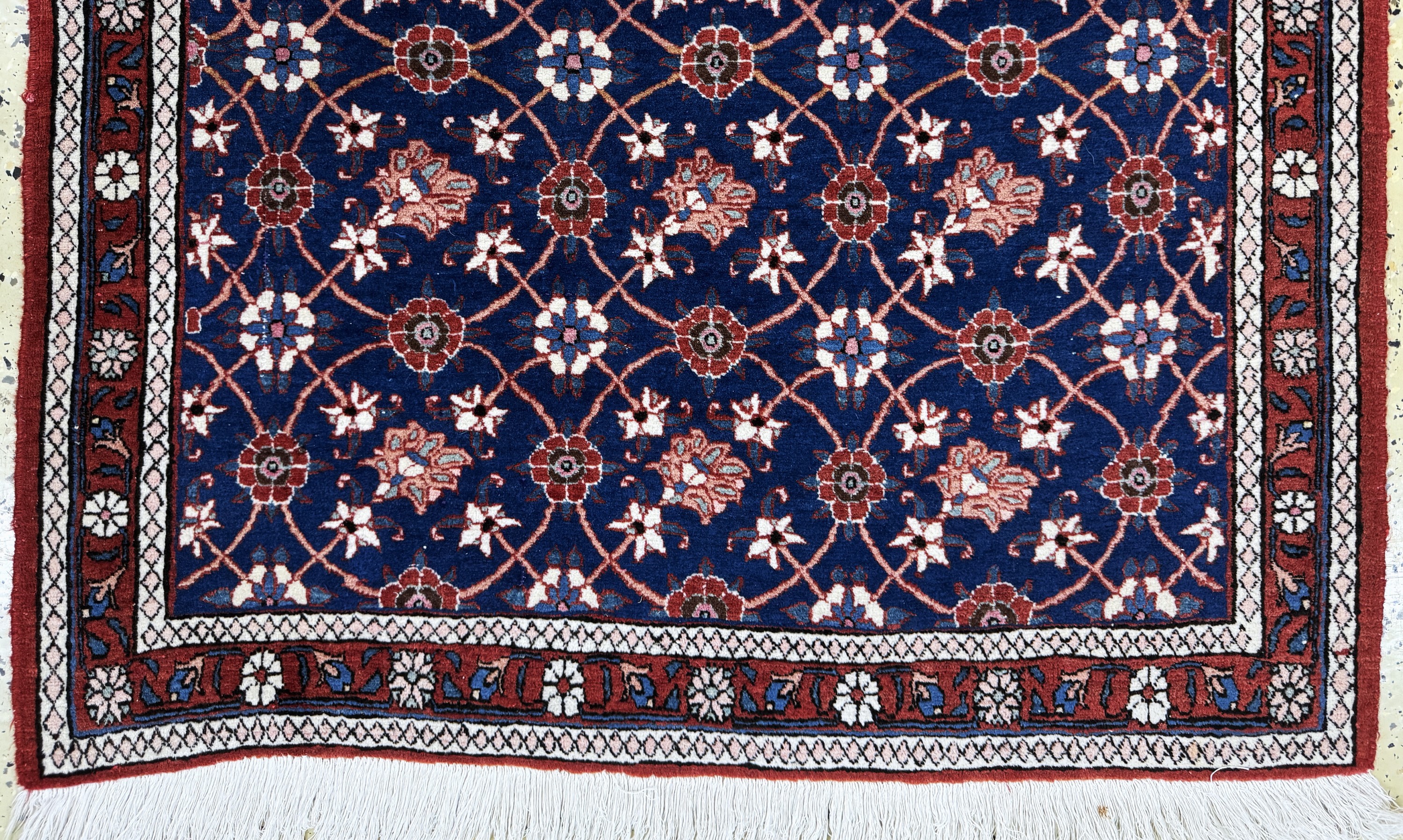 Detail b: Weramin, Persien, Mitte 20.Jhd, Wolle auf Baumwolle, ca. 145 x 110 cm, EHZ: 2-3