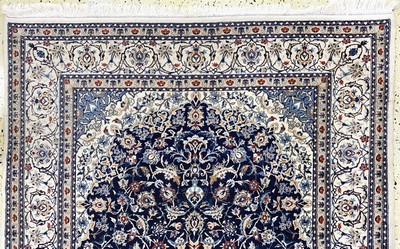 27019045a - Nain fein(6 La), Persien, Mitte 20.Jhd, Korkwolle mit Seide, ca. 197 x 130 cm, ca. ...